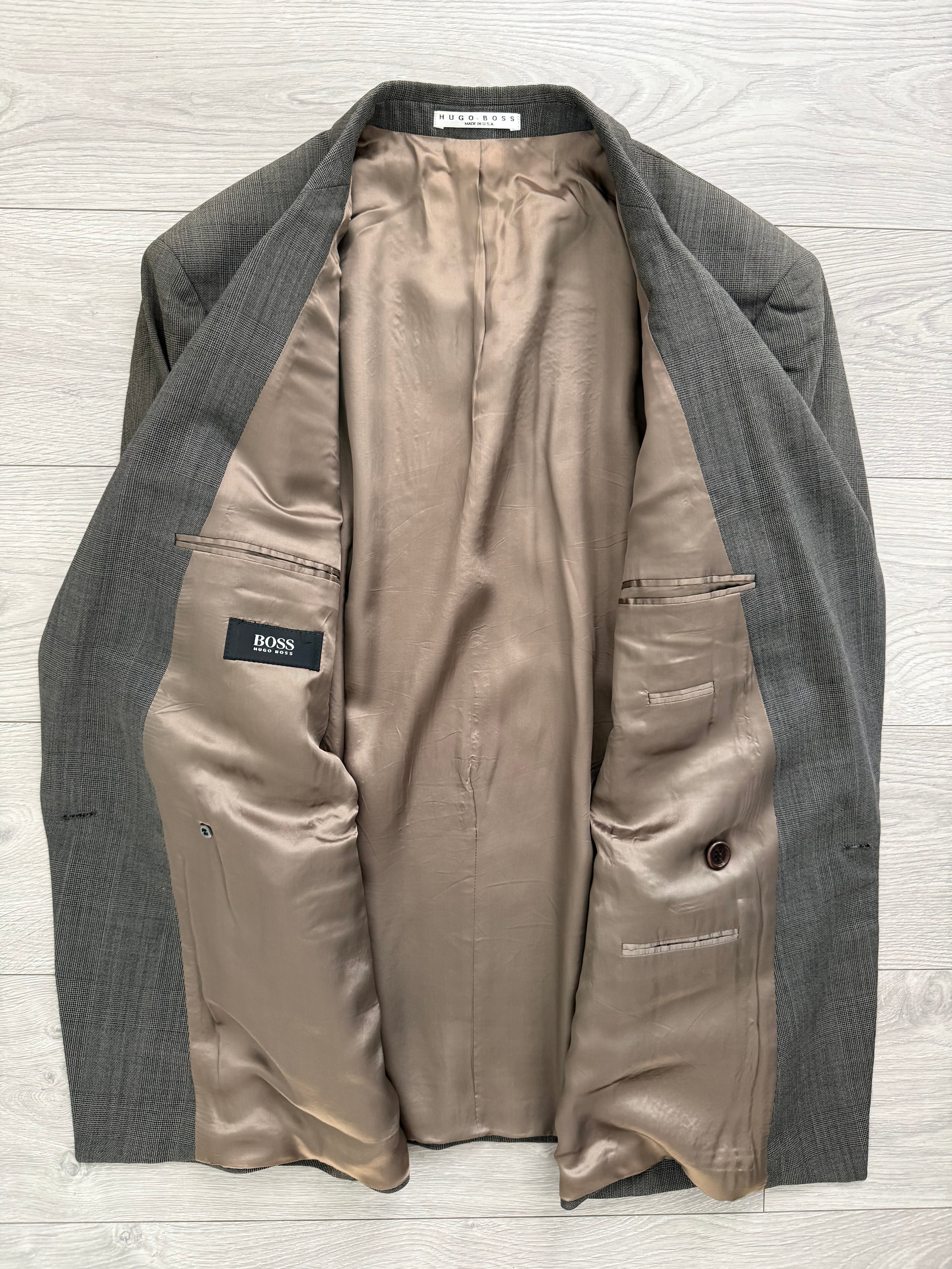 Hugo Boss 1980s 'Zeus' Peaked Lapel Double Breasted Pleated Wool Check Suit Greige - Size XL Jacket / 34" Waist