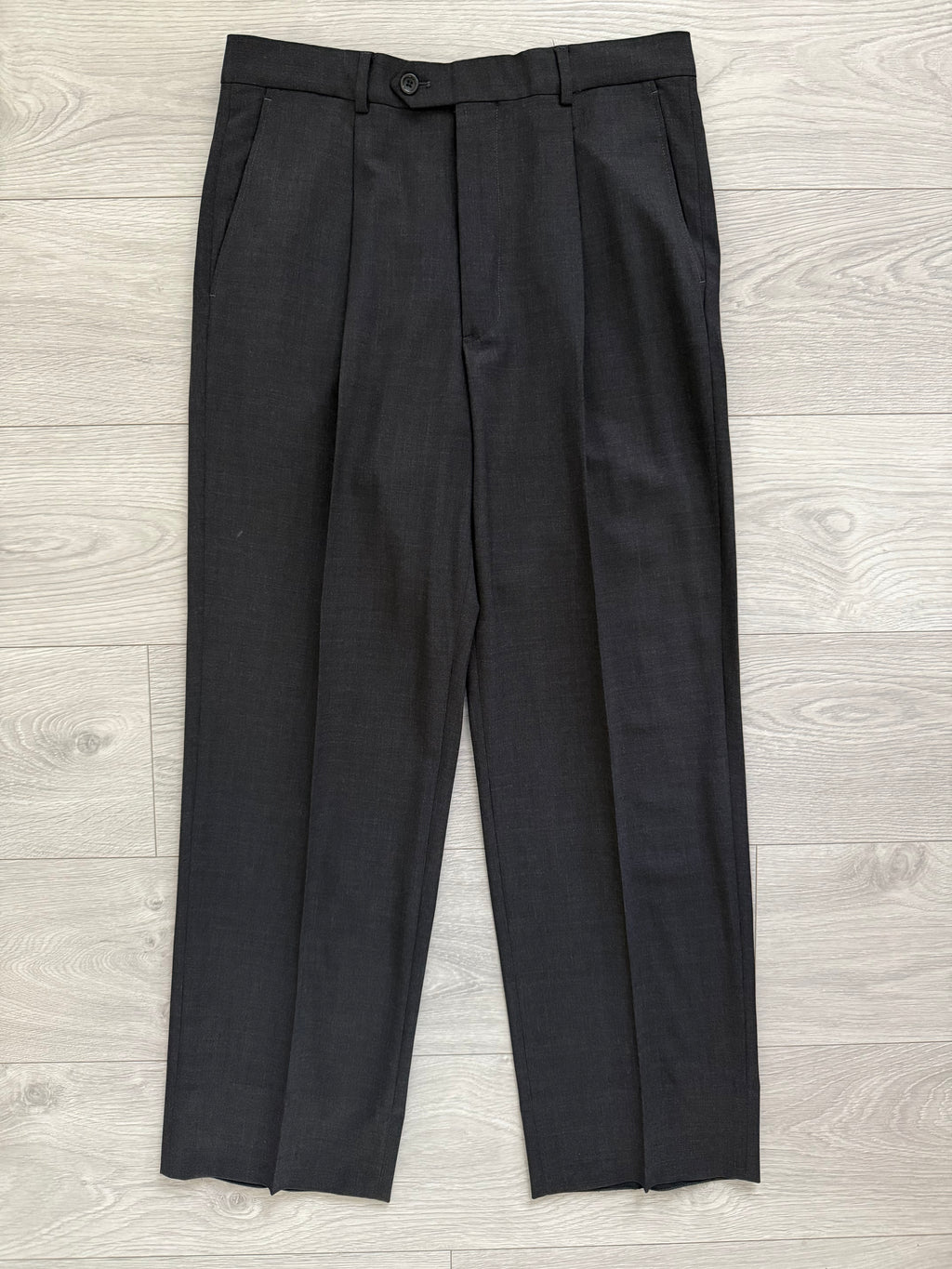 Armani 2000s Pleated Wool Grey Pants - Size 30" Waist