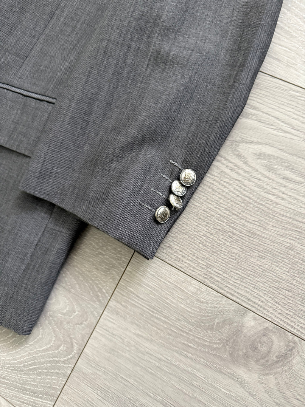 Burberry 1980s Peaked Lapel Double Breasted Pleated Wool Suit Grey - Size S Jacket / 32" Waist