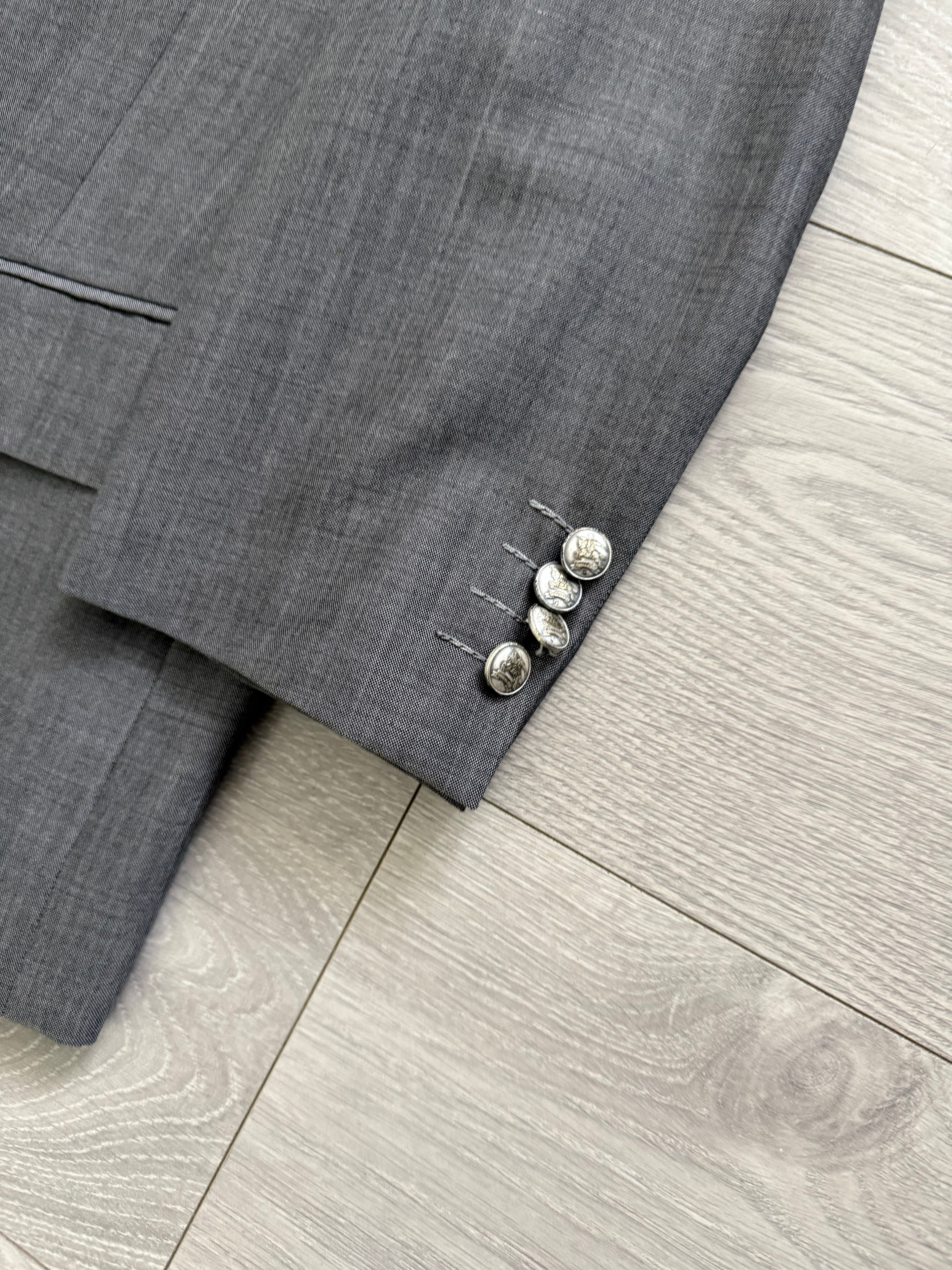 Burberry 1980s Peaked Lapel Double Breasted Pleated Wool Suit Grey - Size S Jacket / 32" Waist