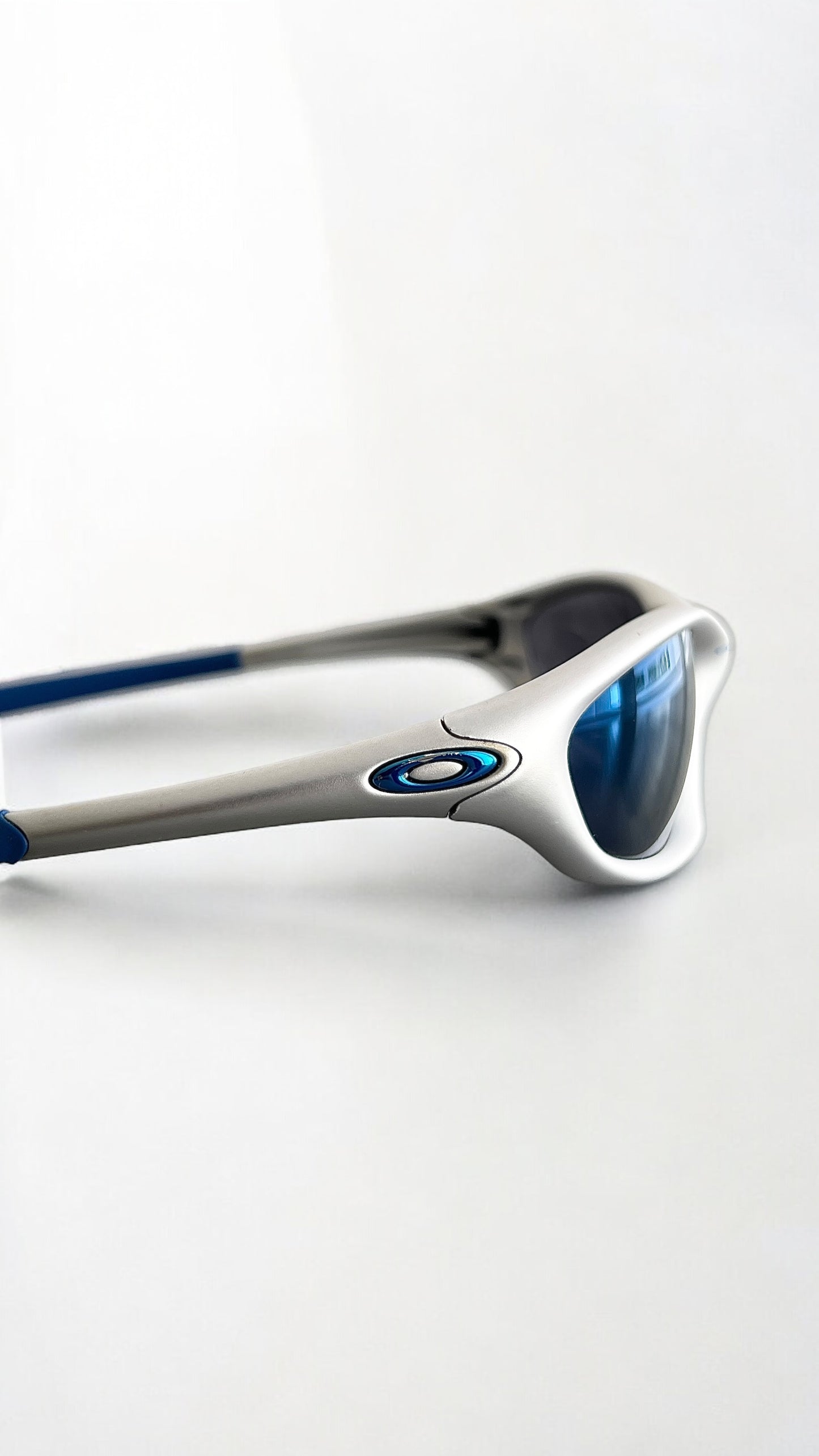 Oakley 2000 Twenty XX Sunglasses in FMJ 5.56/Ice Iridium