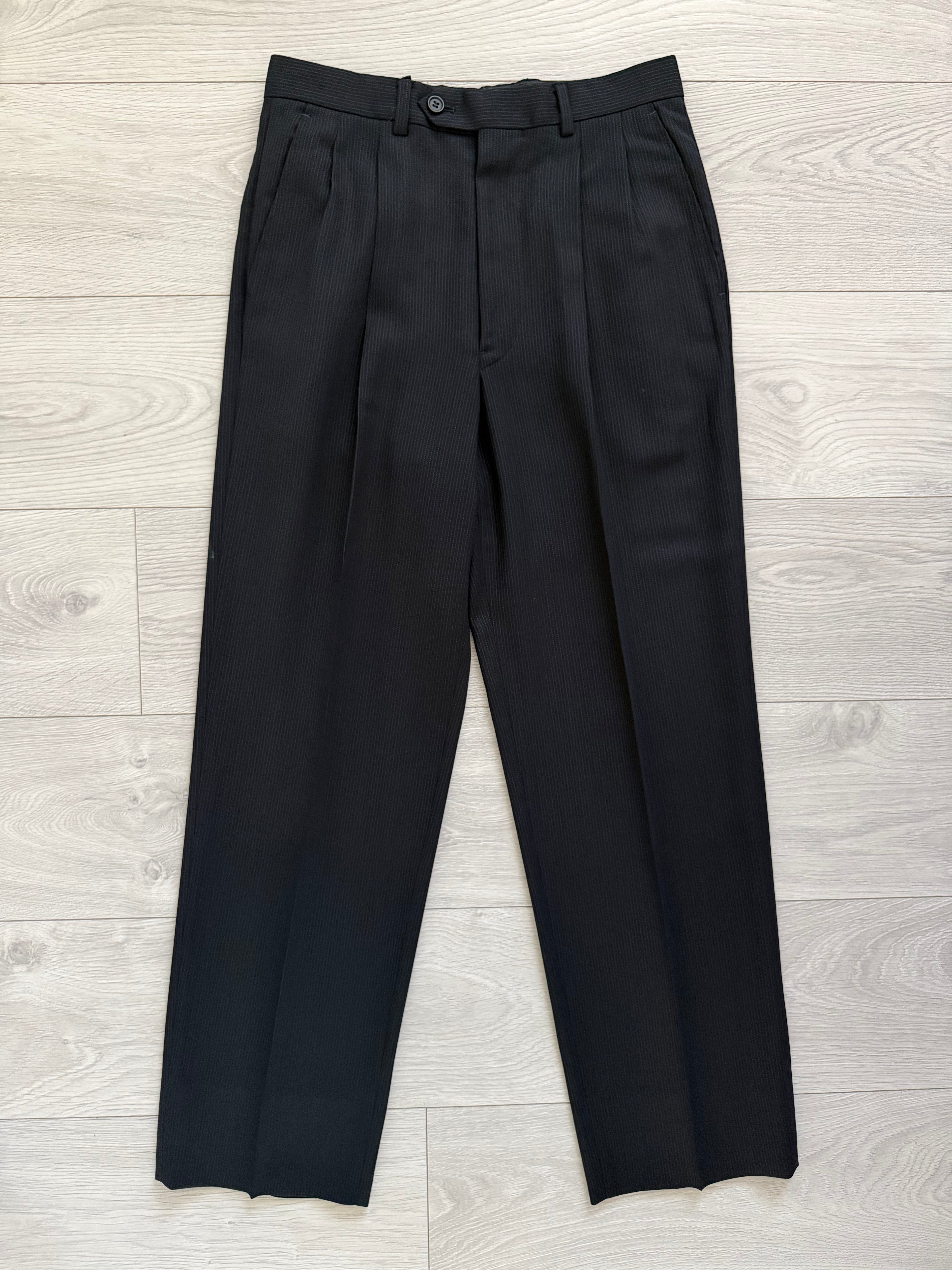 Giorgio Armani 1980s 2B Double Pleat Lightweight Textured Black Wool Suit - Size S Jacket / 30" Waist