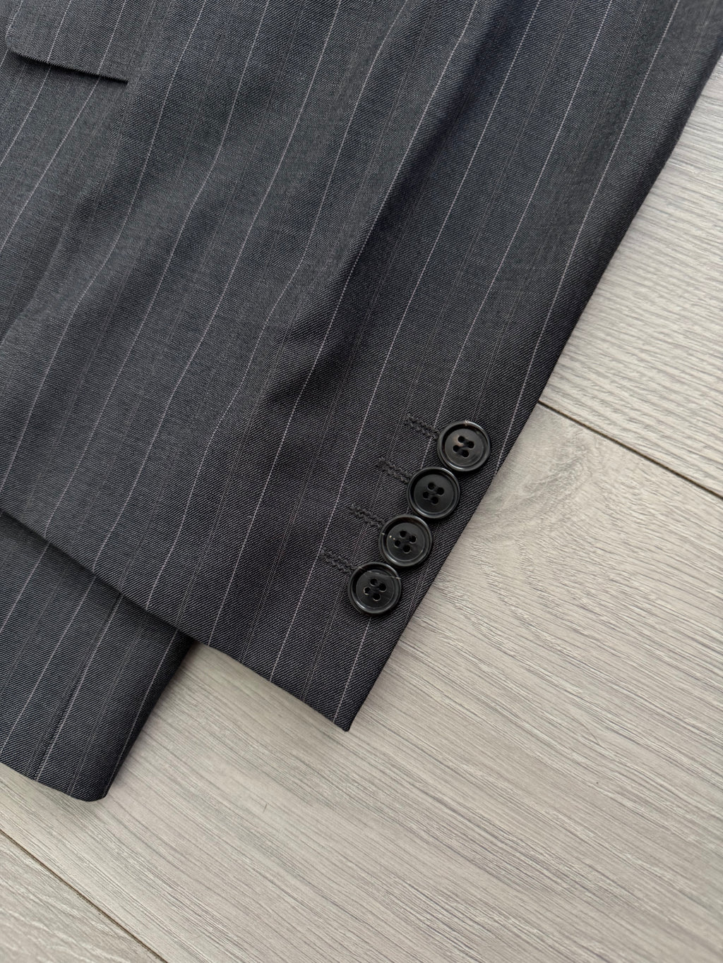 Hugo Boss 1990s 'Reno' Pinstriped 2B Lightweight Wool Grey Suit - Size XXL Jacket / 38" Waist