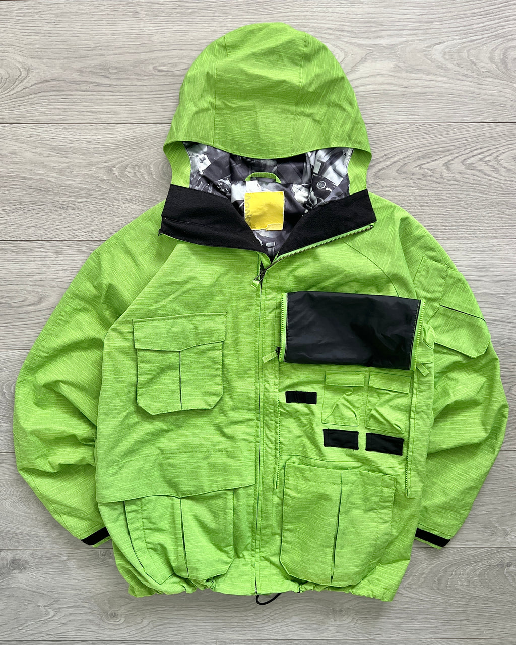 Burton Analog 00s Hidden Pocket Waterproof Tech Jacket - Size M