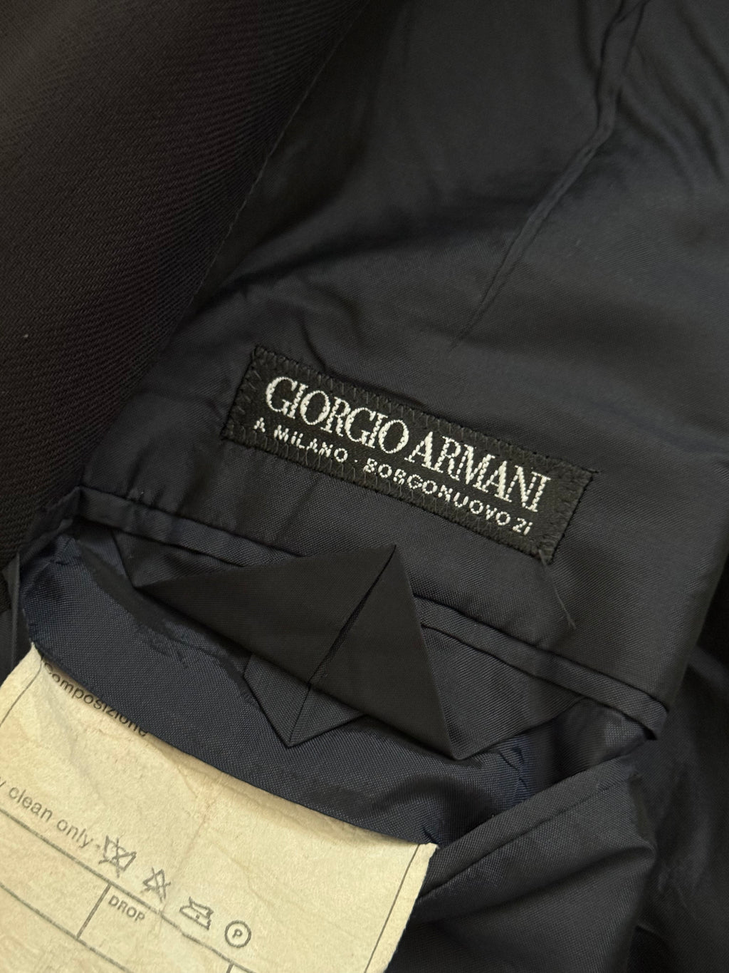 Giorgio Armani 1990s Black Label Peaked Lapel Double Breasted Navy Wool Pleated Draped Suit - Size L Jacket / 34" Waist