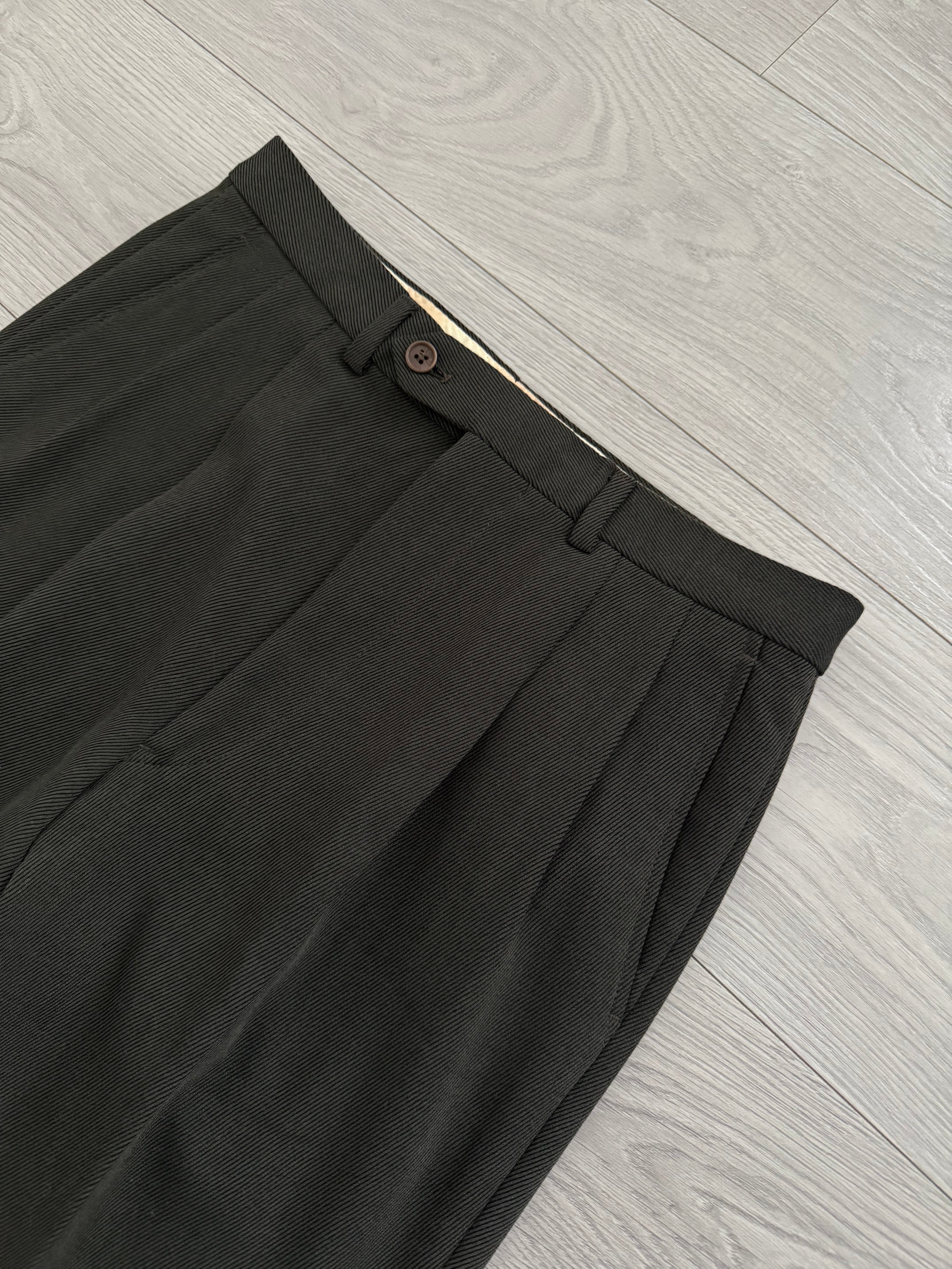 Giorgio Armani 1980s Double Breasted Pleated Wool Suit Forest Green New - Size L Jacket / 32" Waist `