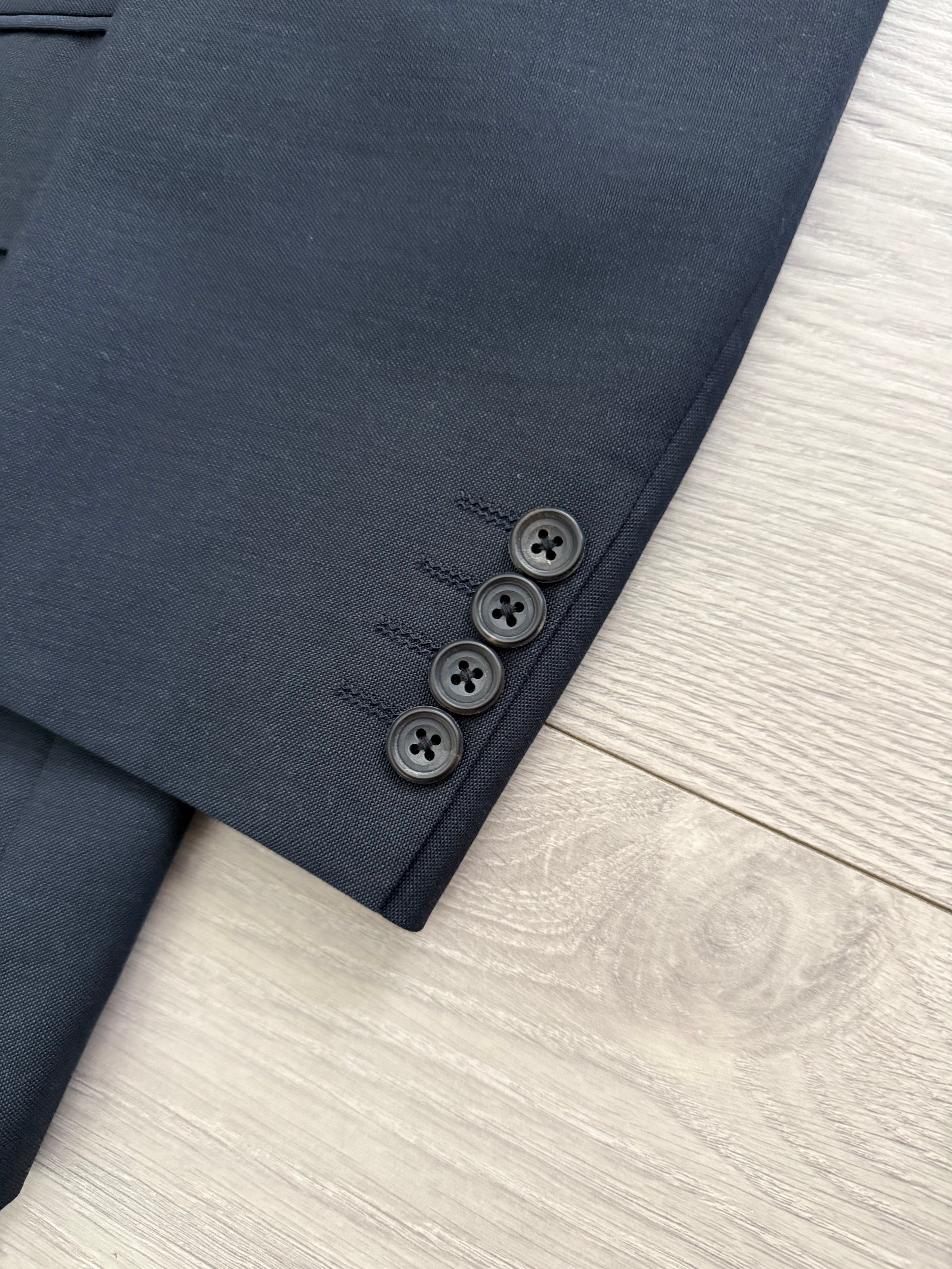 Burberry 1990s 2B Double-Pleat Wool Mohair Navy Suit - Size S Jacket / 32" Waist