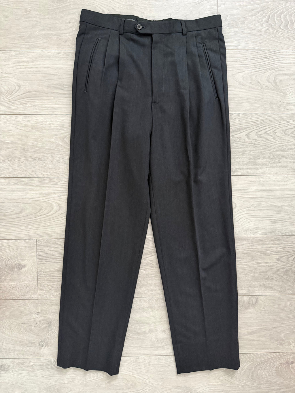 Armani 1990s Peaked Lapel Double Breasted Pleated Wool Suit Charcoal Grey - Size L Jacket / 33" Waist