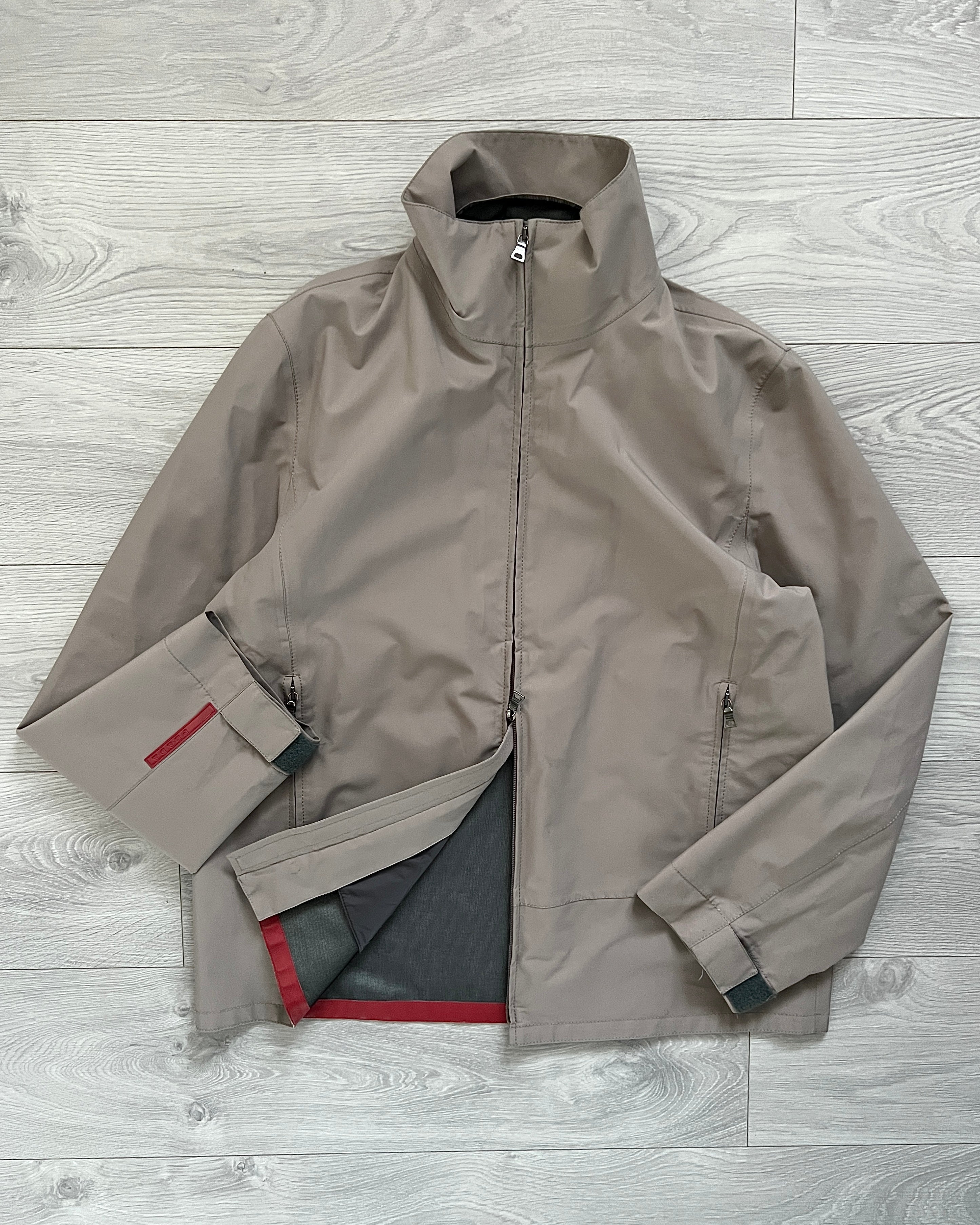 身幅着丈2000s Prada sport nylon  jacket Gore-Tex