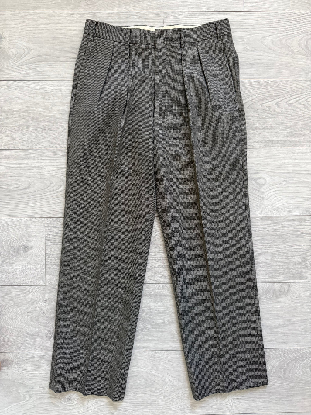 Burberry 1990s Peak Lapel Double Breasted Pleated Textured Taupe Grey Suit - Size M Jacket / 32" Waist
