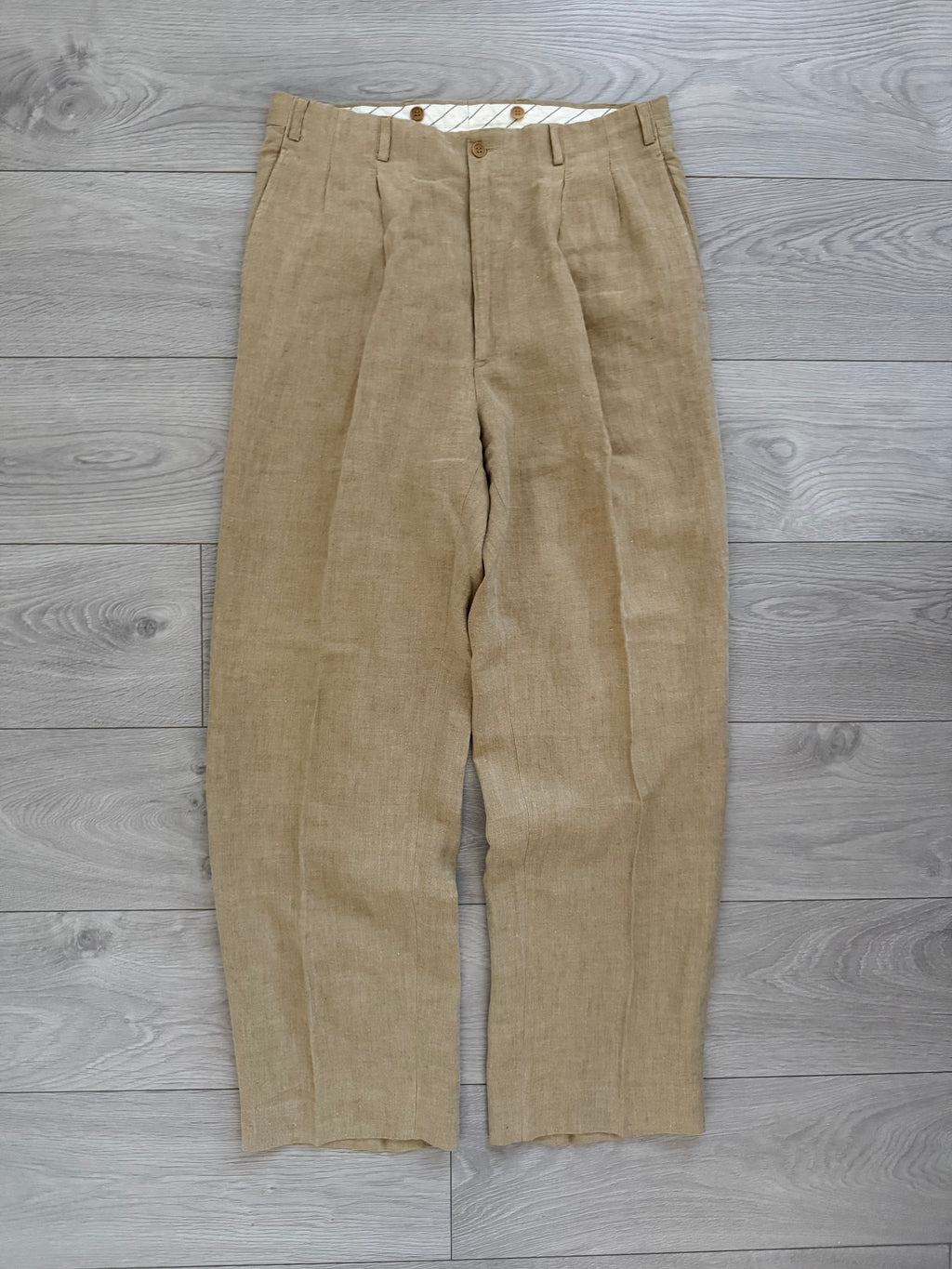 Emporio Armani 1990s Linen High Waisted Pleated Beige Pants - Size 33" Waist