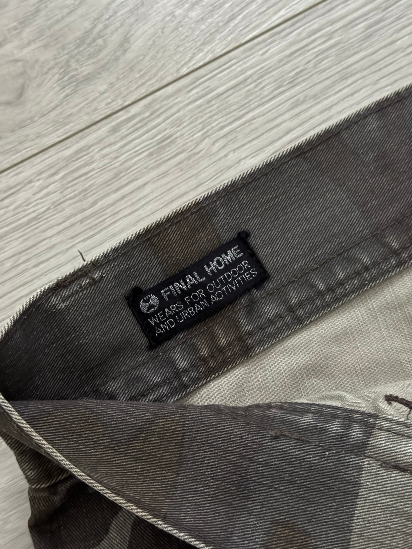 Final Home 2003 Asymmetrical Fly Camo Pants - Size 30