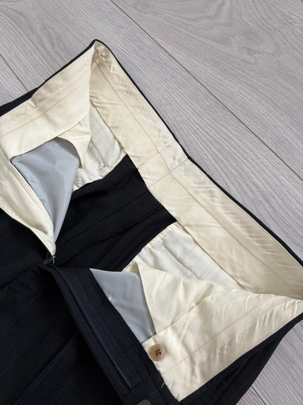 Burberry 1990s Peak Lapel Double Breasted Pleated Black Grey Suit - Size M Jacket / 32" Waist