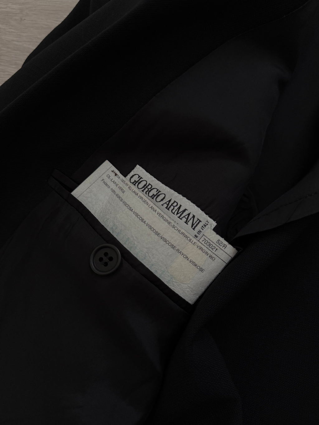 Giorgio Armani 1980s Peaked Lapel Double Breasted Black Wool Pleated Lightweight Suit - Size XL Jacket / 35" Waist