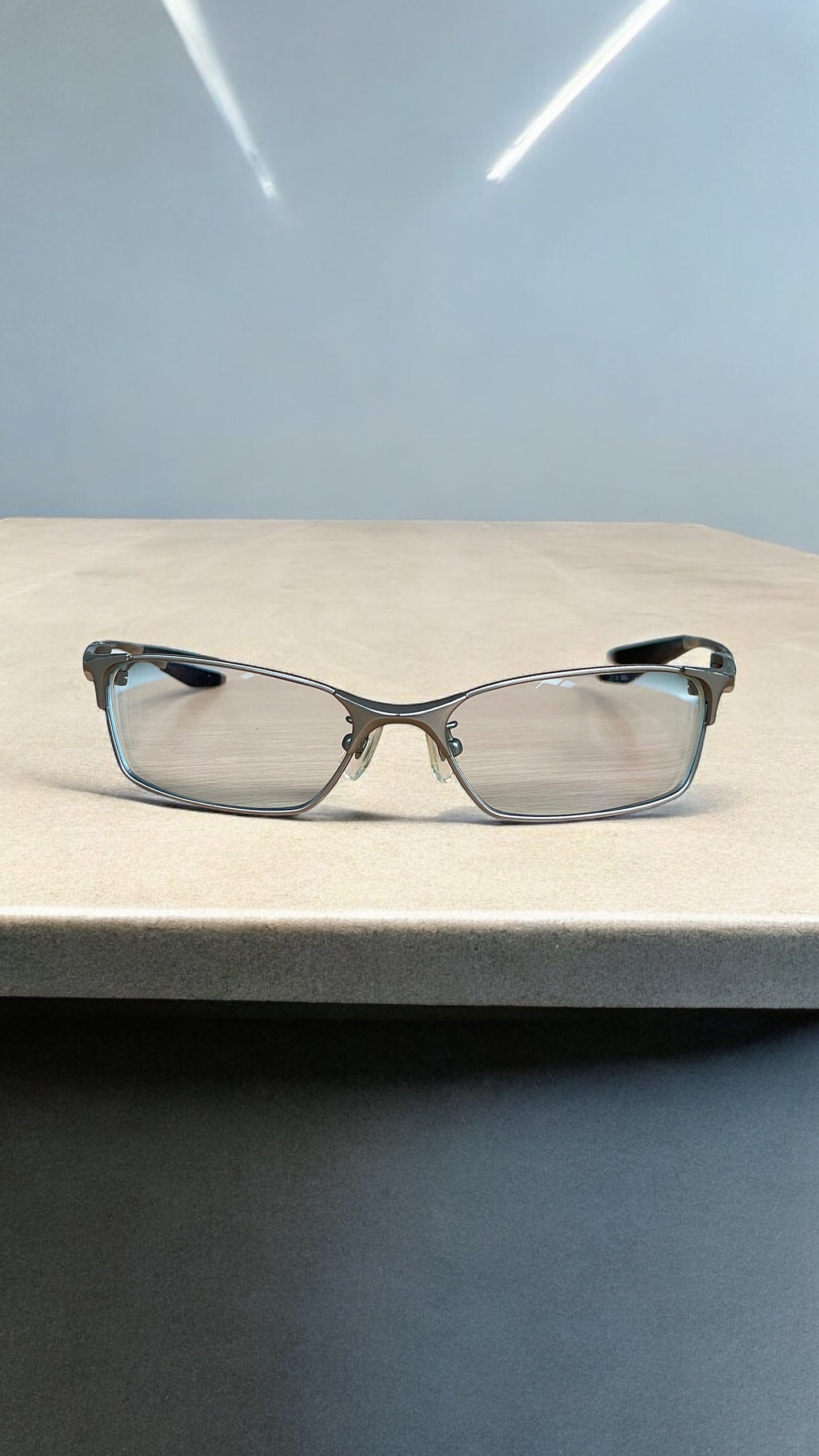 Oakley 2008 Bracket 8.1 Glasses in Light Silver/Clear