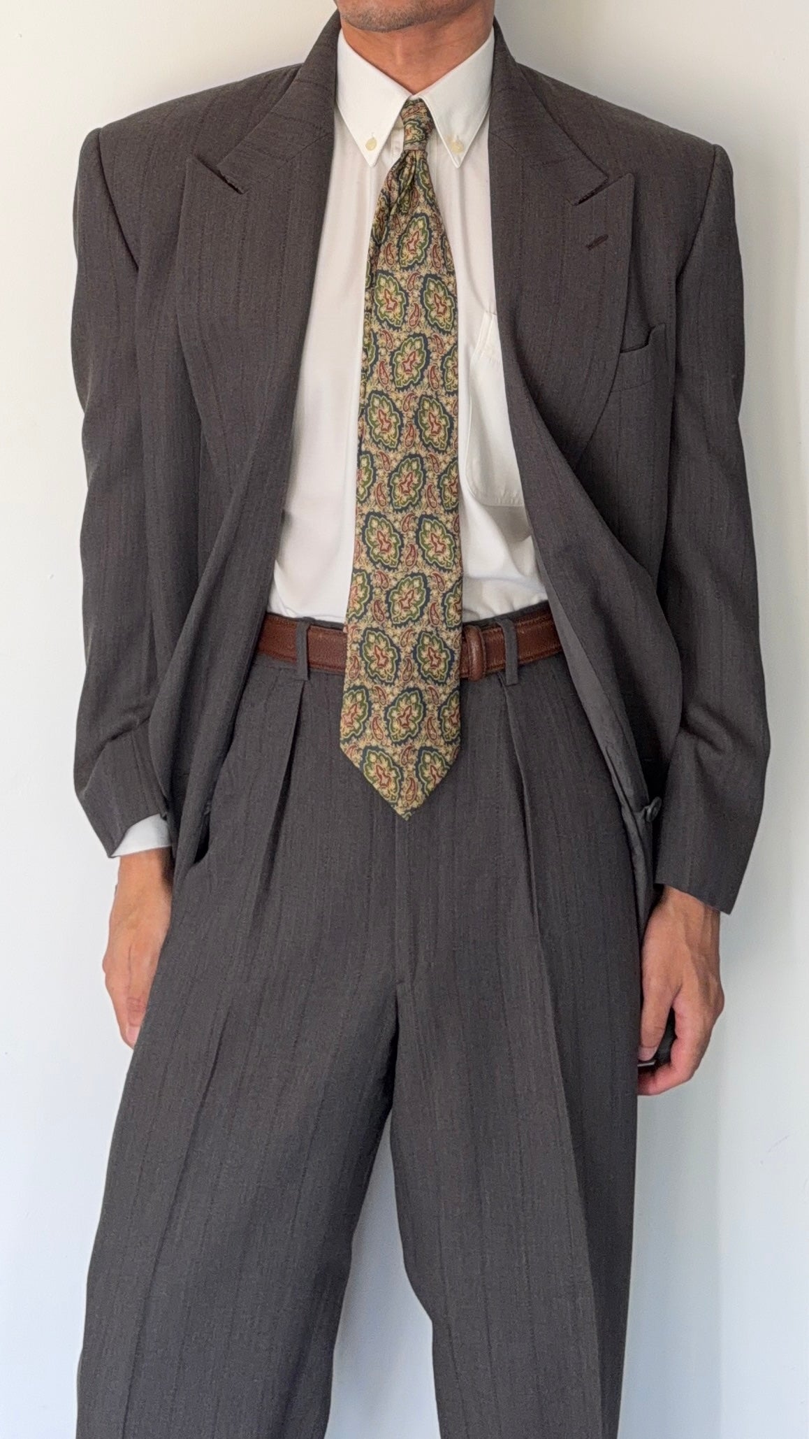 Giorgio Armani 1980s Peaked Lapel Double Breasted Textured Wool Pleated Suit - Size L Jacket / 36" Waist
