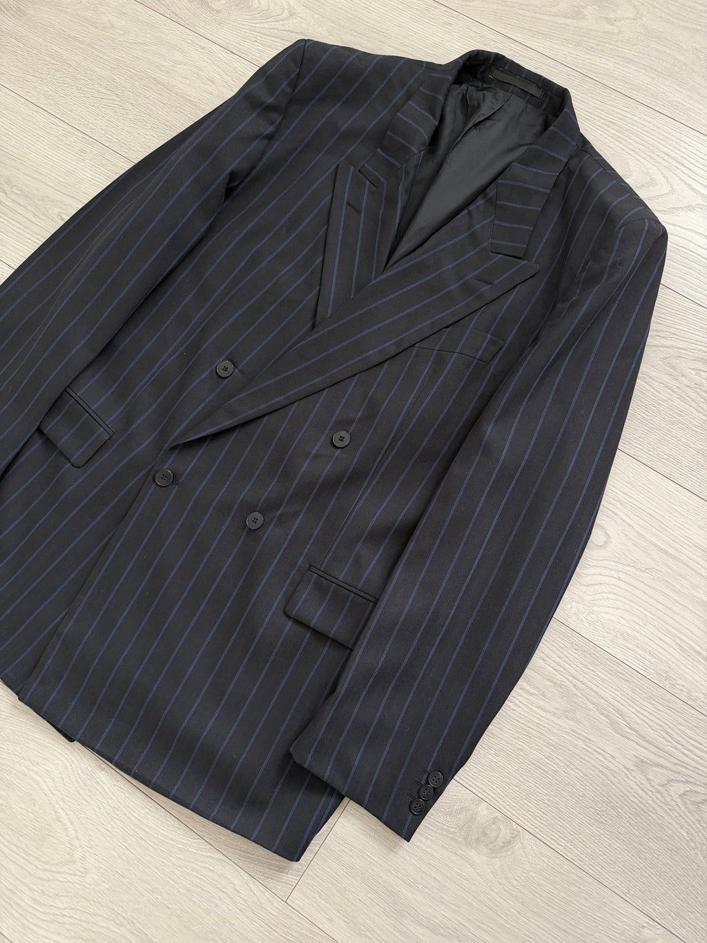 Hugo Boss 1980s Peaked Lapel Double Breasted Pleated Wool Suit - Size XXL Jacket / 34" Waist