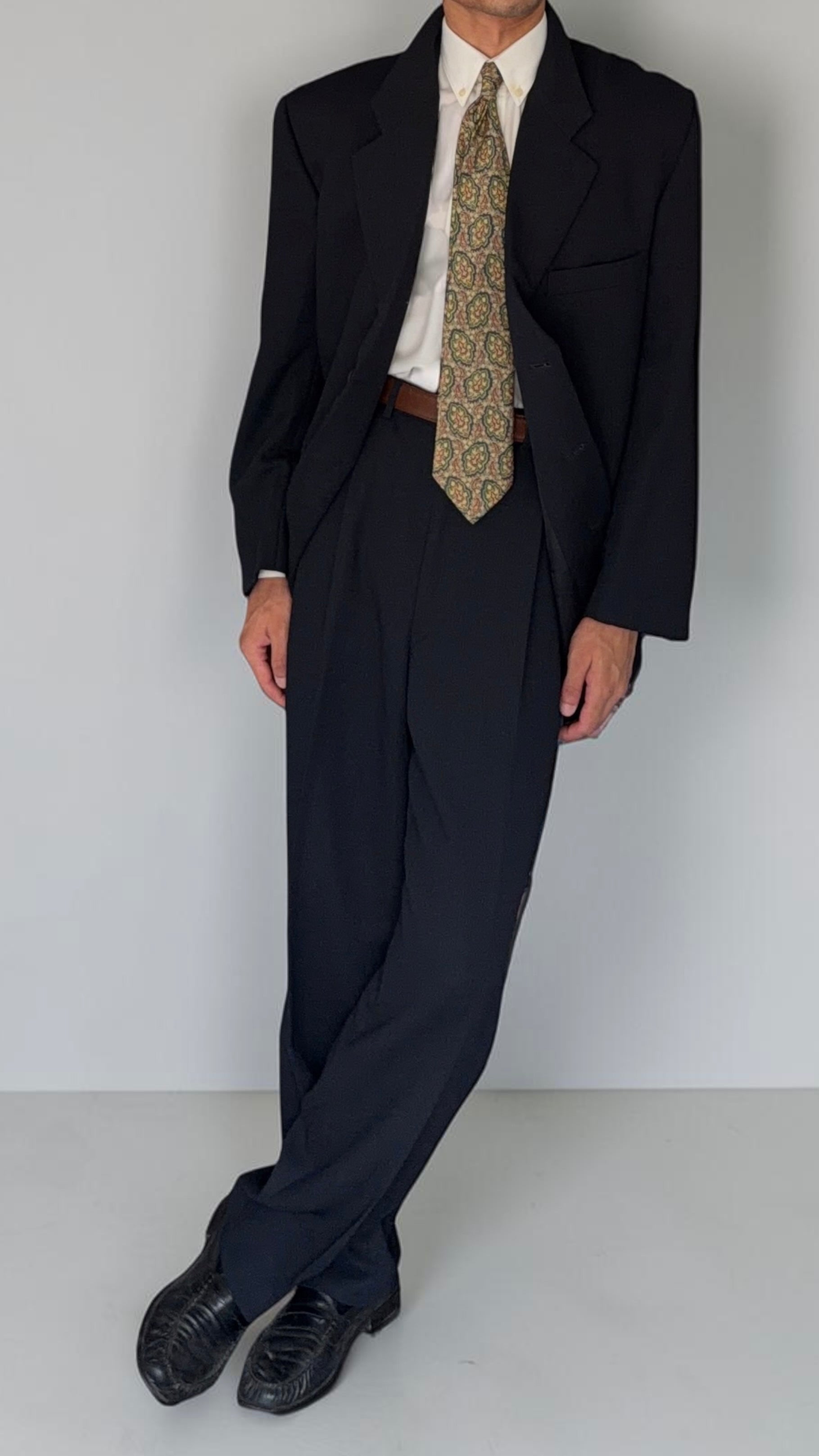 Giorgio Armani 1980s 3B Wool Ribbed Weave Navy Pleated Suit - Size XXL Jacket / 38" Waist