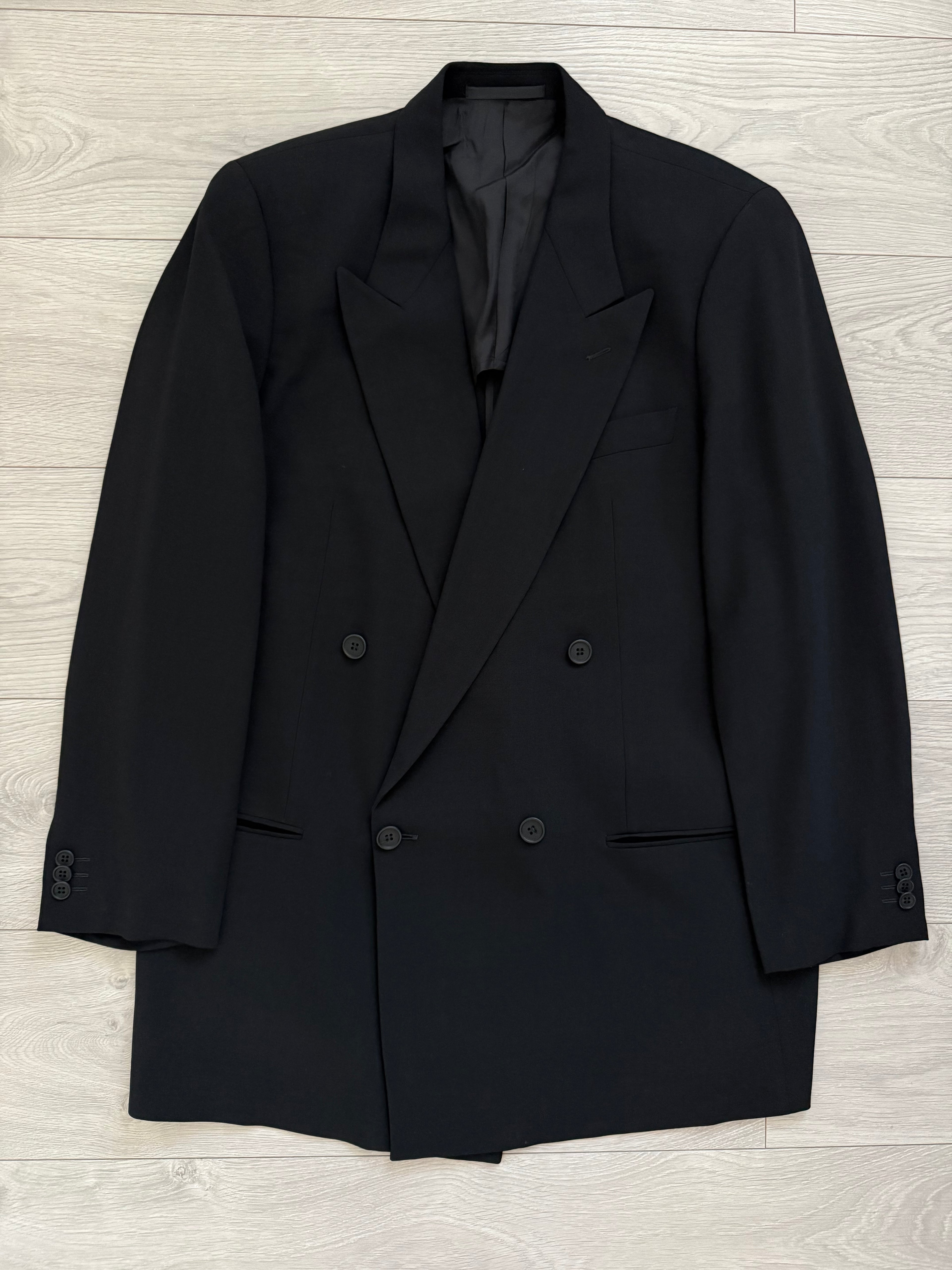 Giorgio Armani 1980s Peaked Lapel Double Breasted Black Wool Pleated Lightweight Suit - Size XL Jacket / 35" Waist