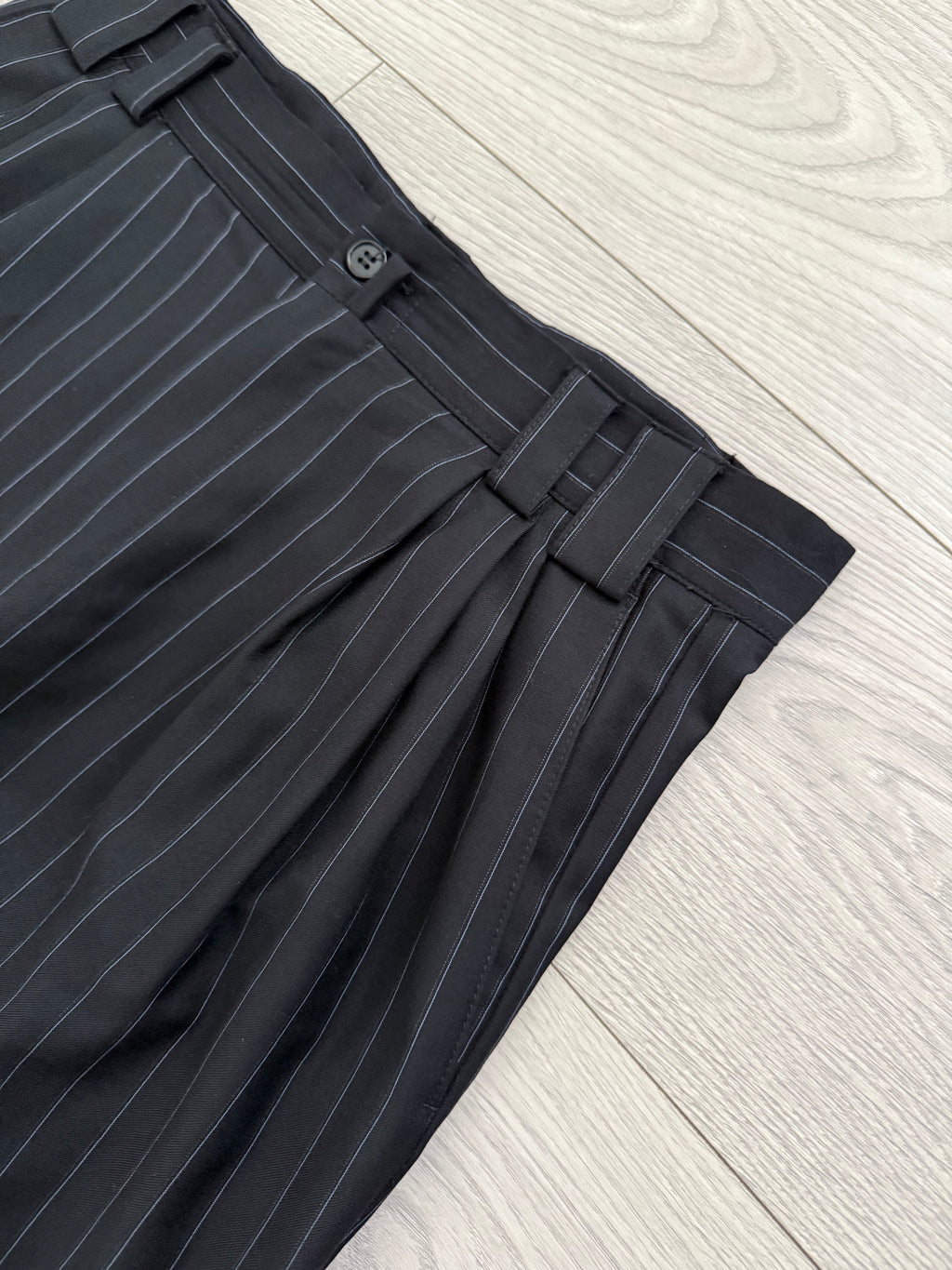 Versace 1980s Peak Lapel Double Breasted Triple Pleated Wool Striped Suit - Size L Jacket / 33" Waist