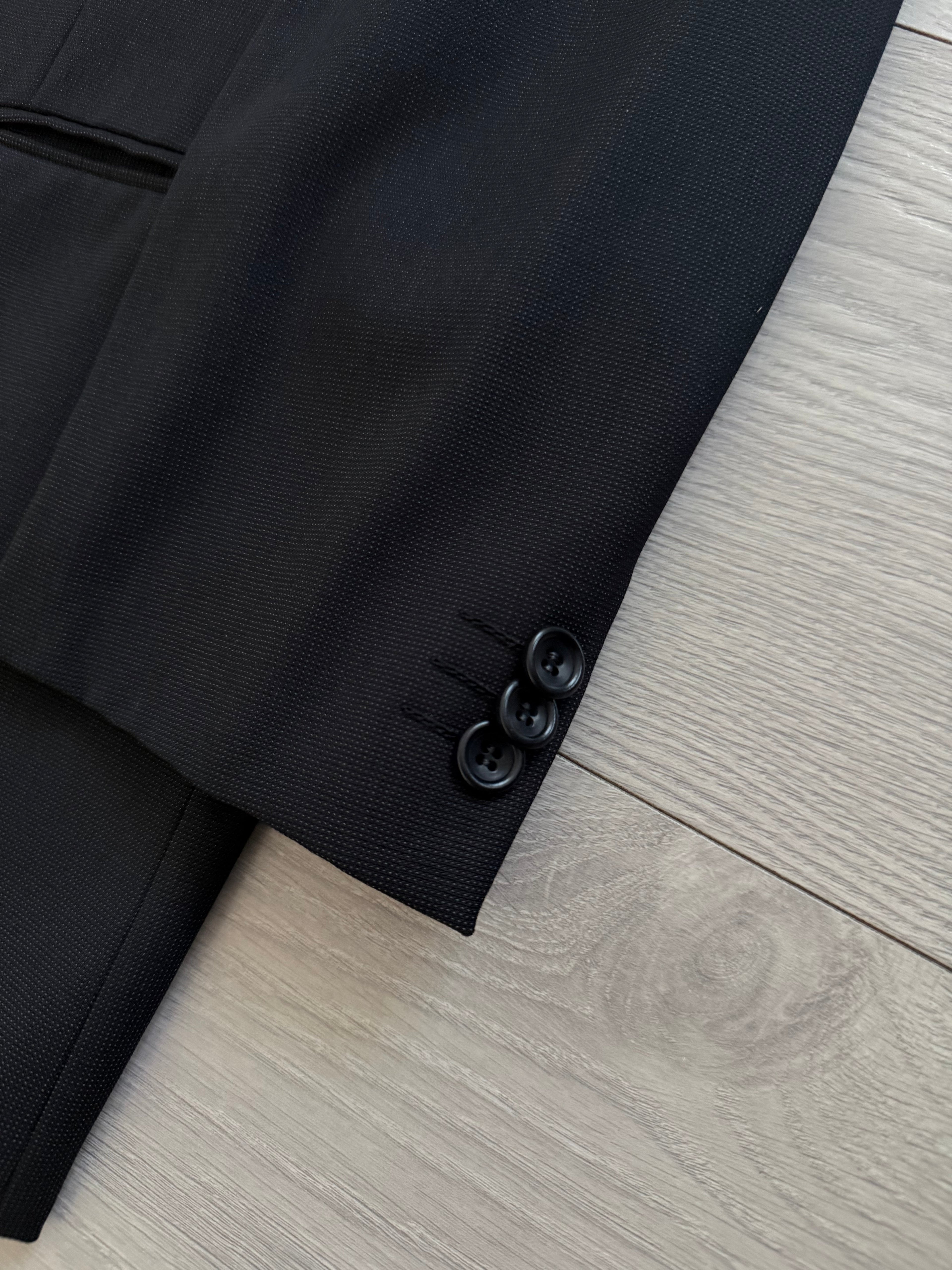 Armani 1990s Rolled 3B Textured Wool Dark Grey Suit - Size L Jacket / 34" Waist