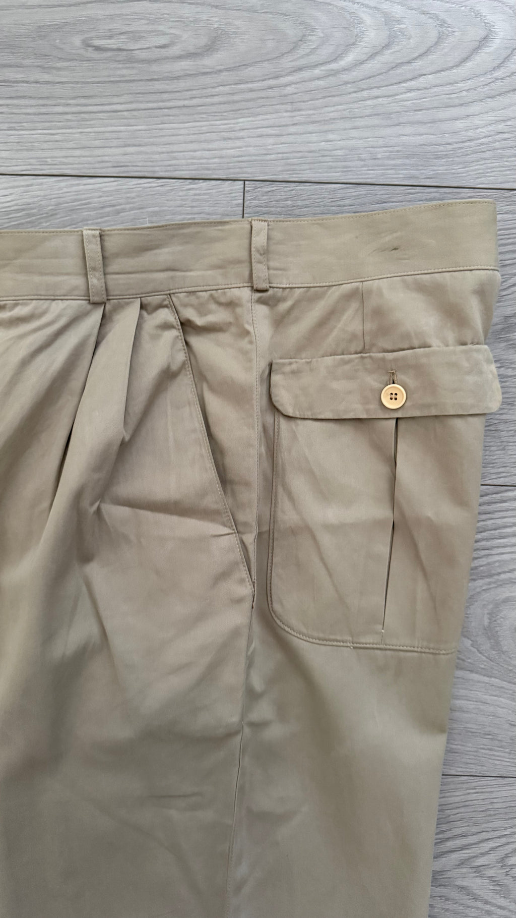Versace 1980s Double-Pleat Beige Pants - Size 29" Waist