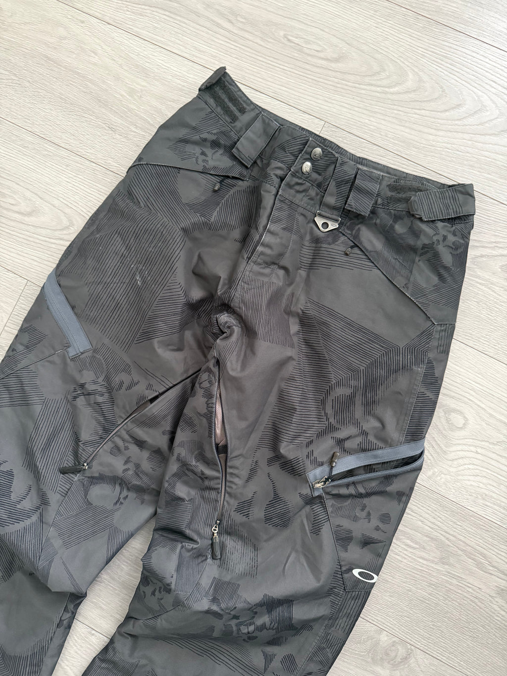 Oakley FW2008 Thinsulate Waterproof Skull Camo Pants - Size 32