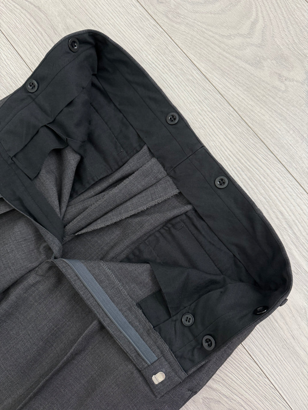 Ralph Lauren 1990s 2B Wool Grey Double-Pleated Suit - Size M Jacket / 32" Waist