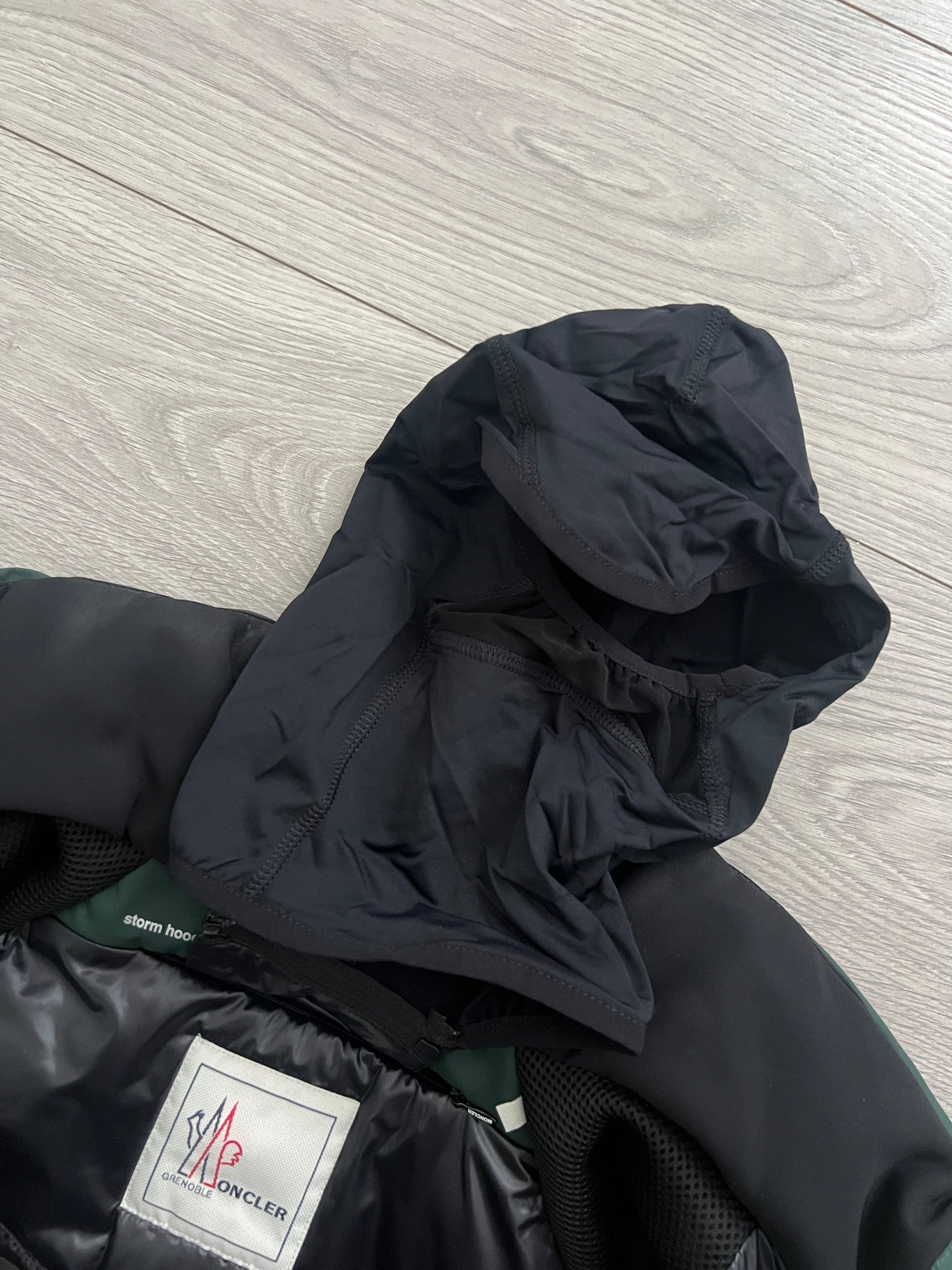 Moncler Grenoble Carmaux Technical Waterproof Insulated Jacket - Size M