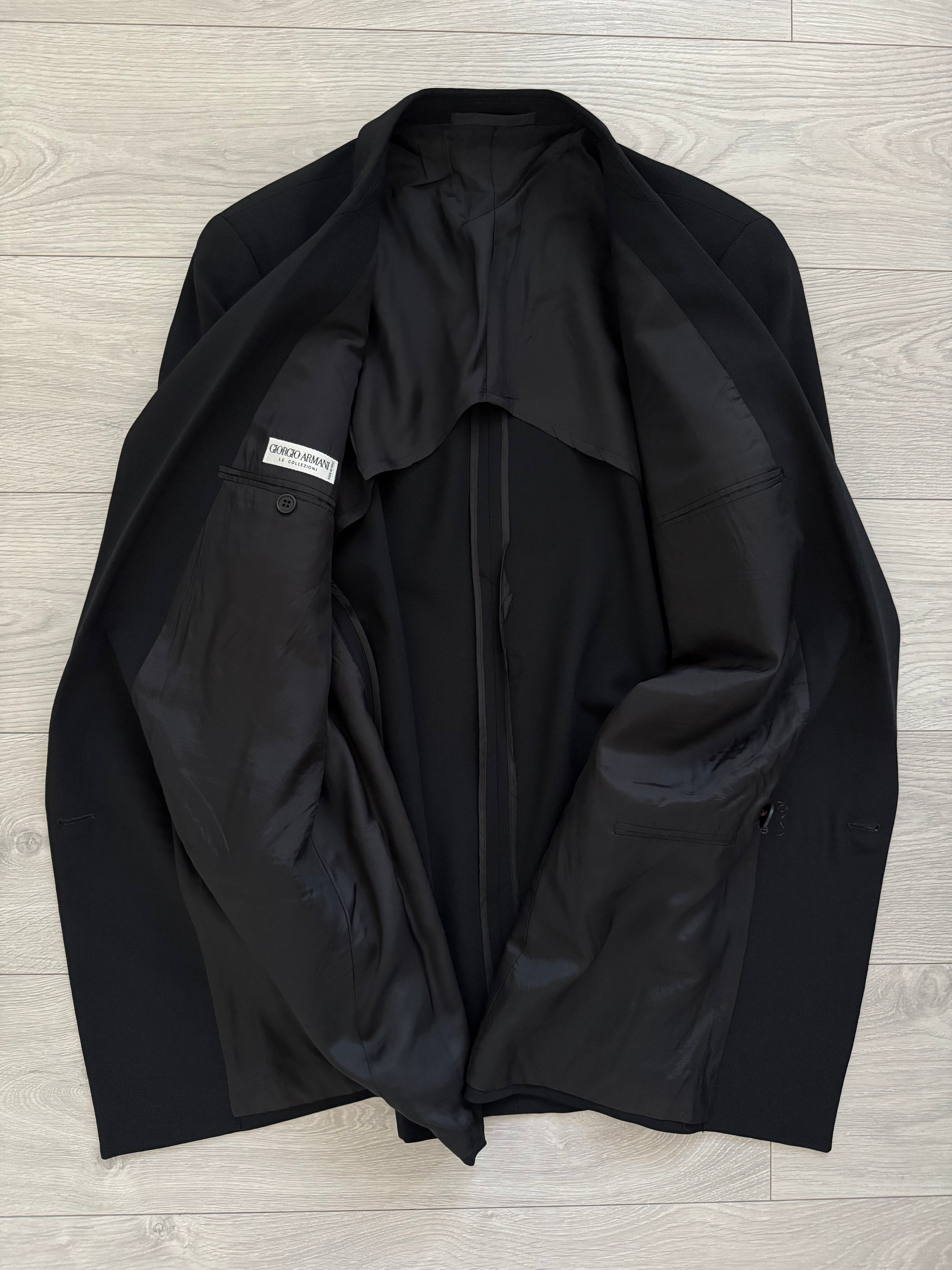 Giorgio Armani 1980s Peaked Lapel Double Breasted Black Wool Pleated Lightweight Suit - Size XL Jacket / 35" Waist