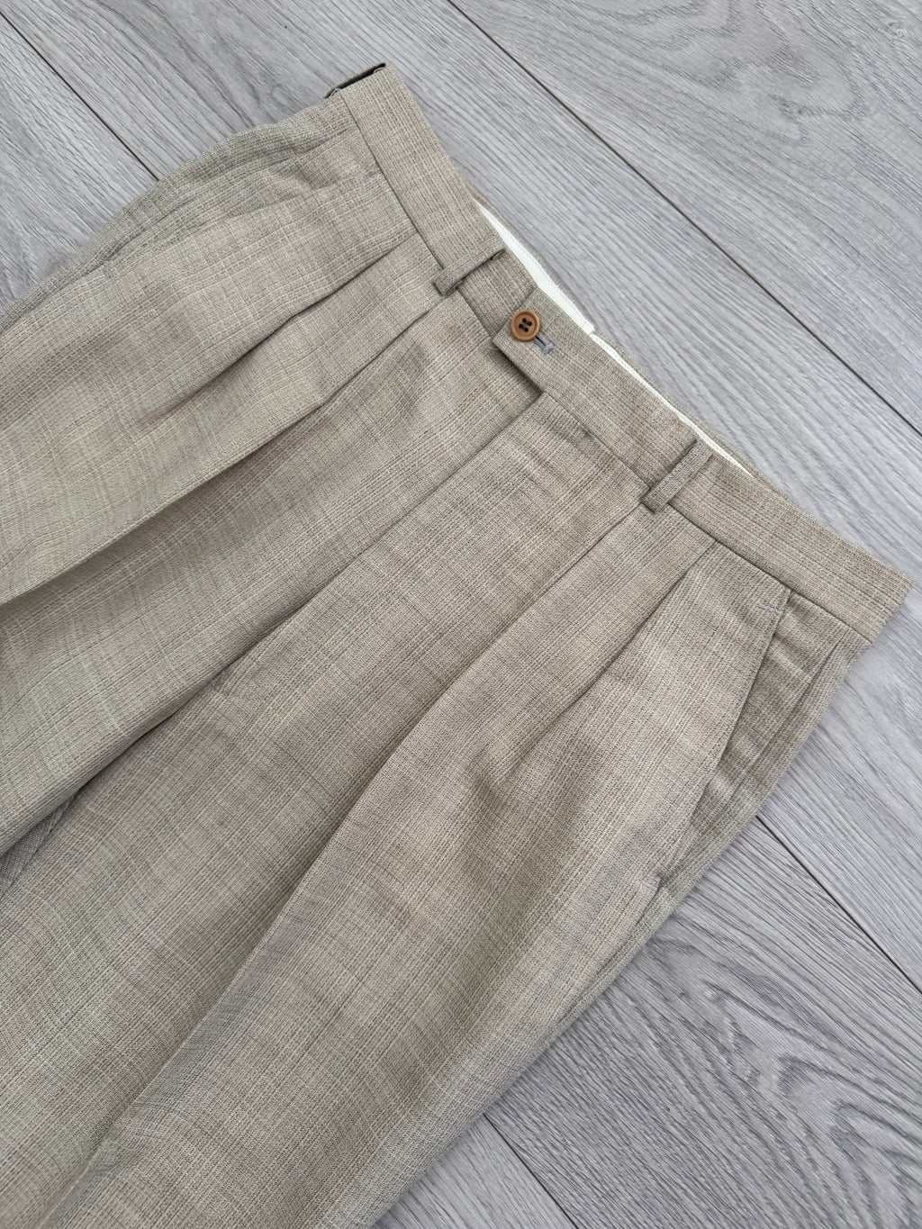 Paul Smith 1990s 2B Wool Silk Ecru Pleated Suit - Size S Jacket / 31" Waist