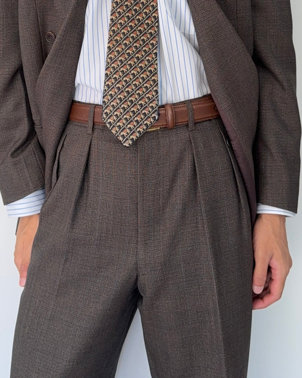 Burberry 1990s Peak Lapel Double Breasted Pleated Textured Brown Suit - Size M Jacket / 32" Waist