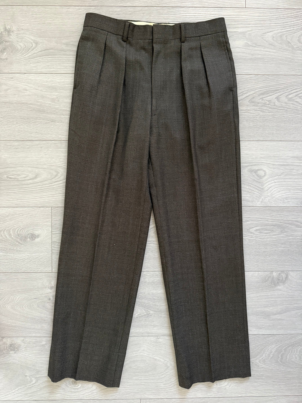 Burberry 1990s Peak Lapel Double Breasted Pleated Textured Brown Suit - Size M Jacket / 32" Waist