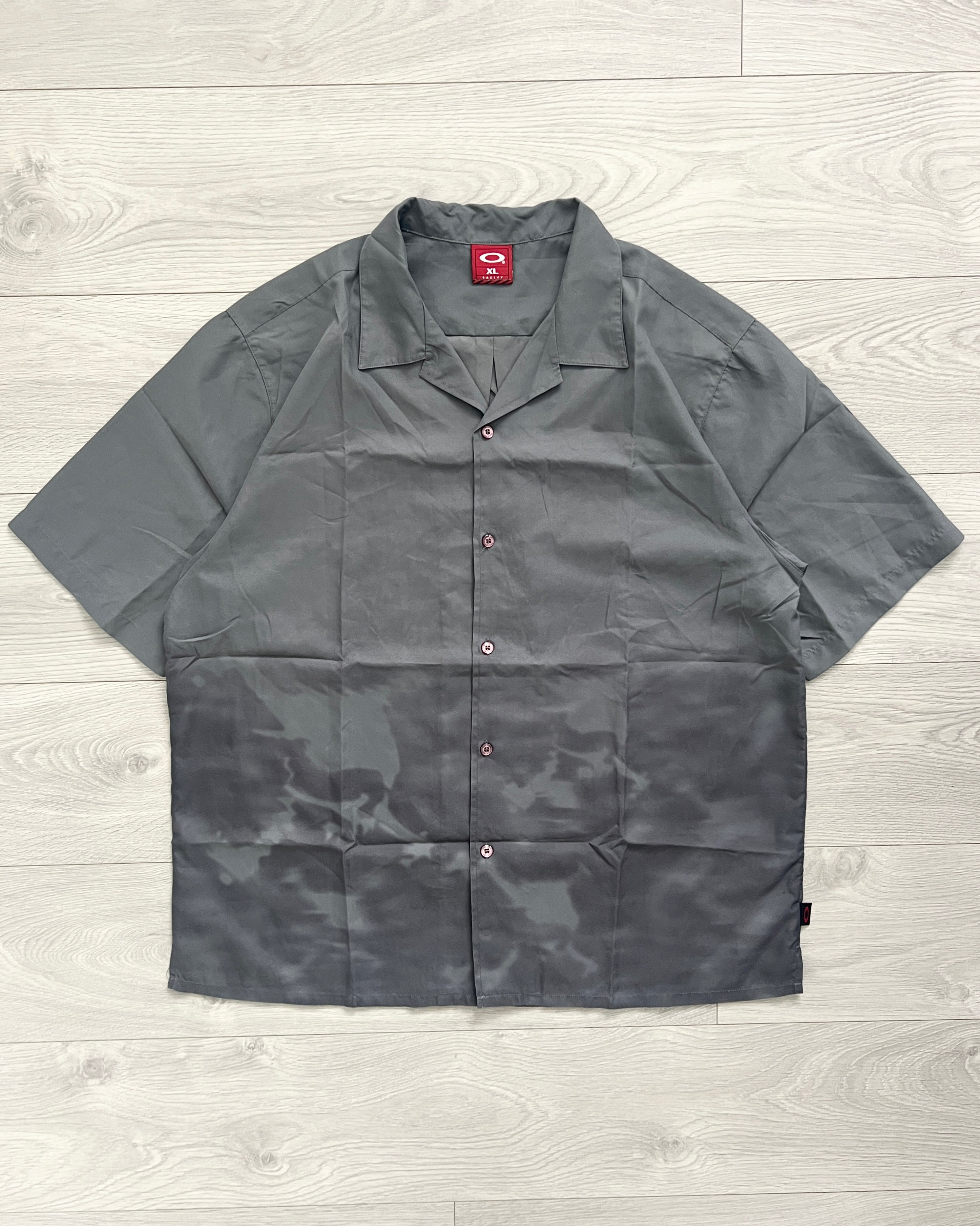 Oakley 00s Cloud Print Boxy Shirt - Size XL – NDWC0 Shop