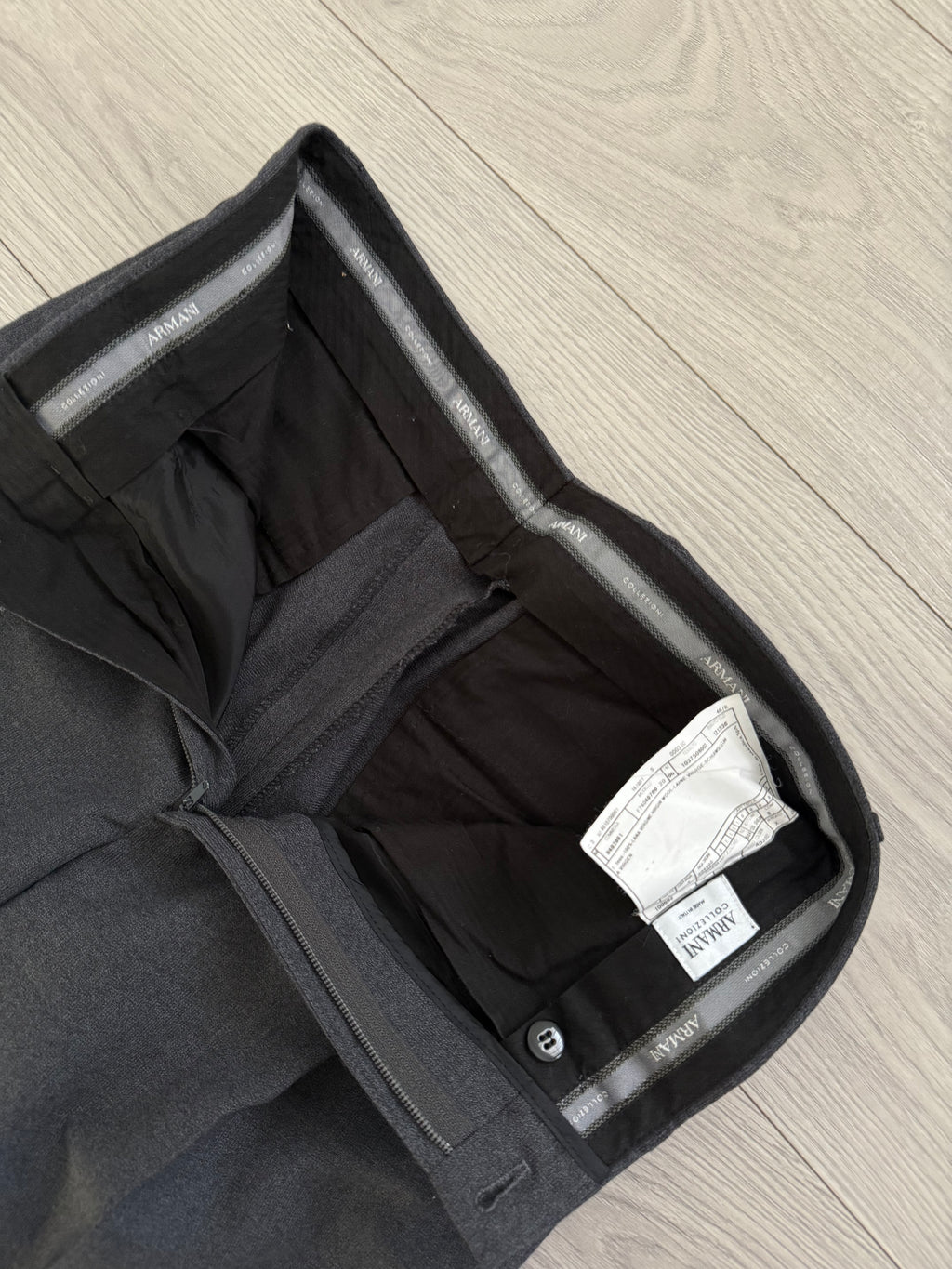 Armani 2000s Pleated Wool Grey Pants - Size 30" Waist