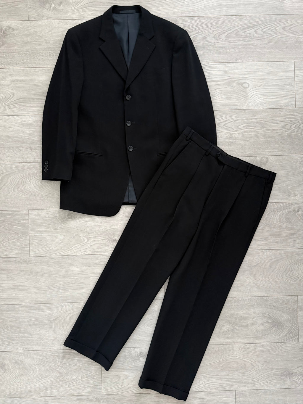 Armani 1990s 3B Black Pleated Wool Suit - Size L Jacket / 33" Waist