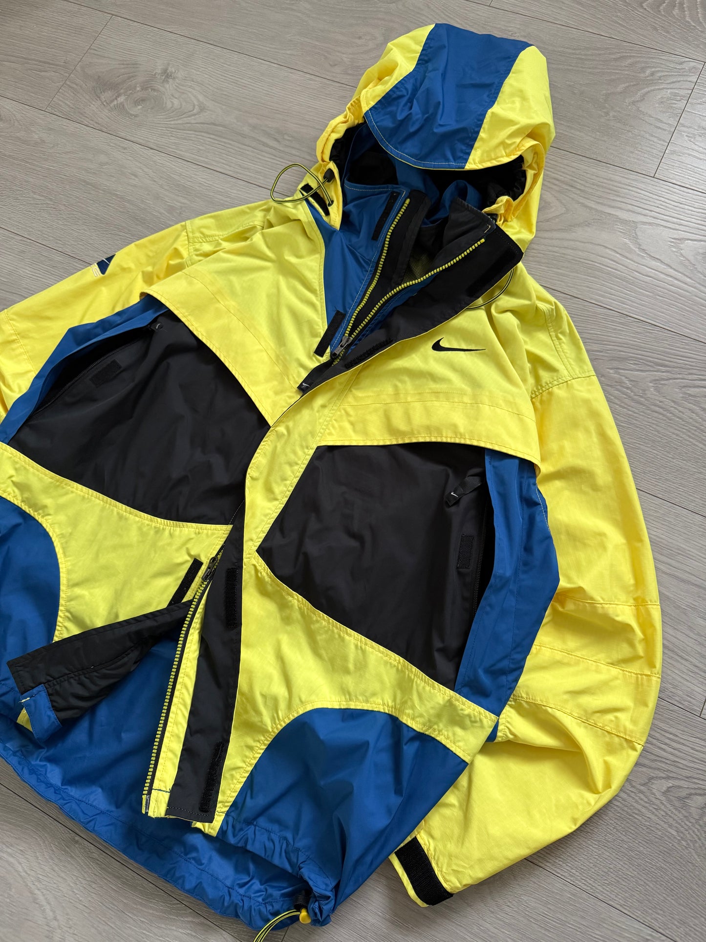 Nike ACG 00s Lungs Era Waterproof Packable Jacket - Size XXL