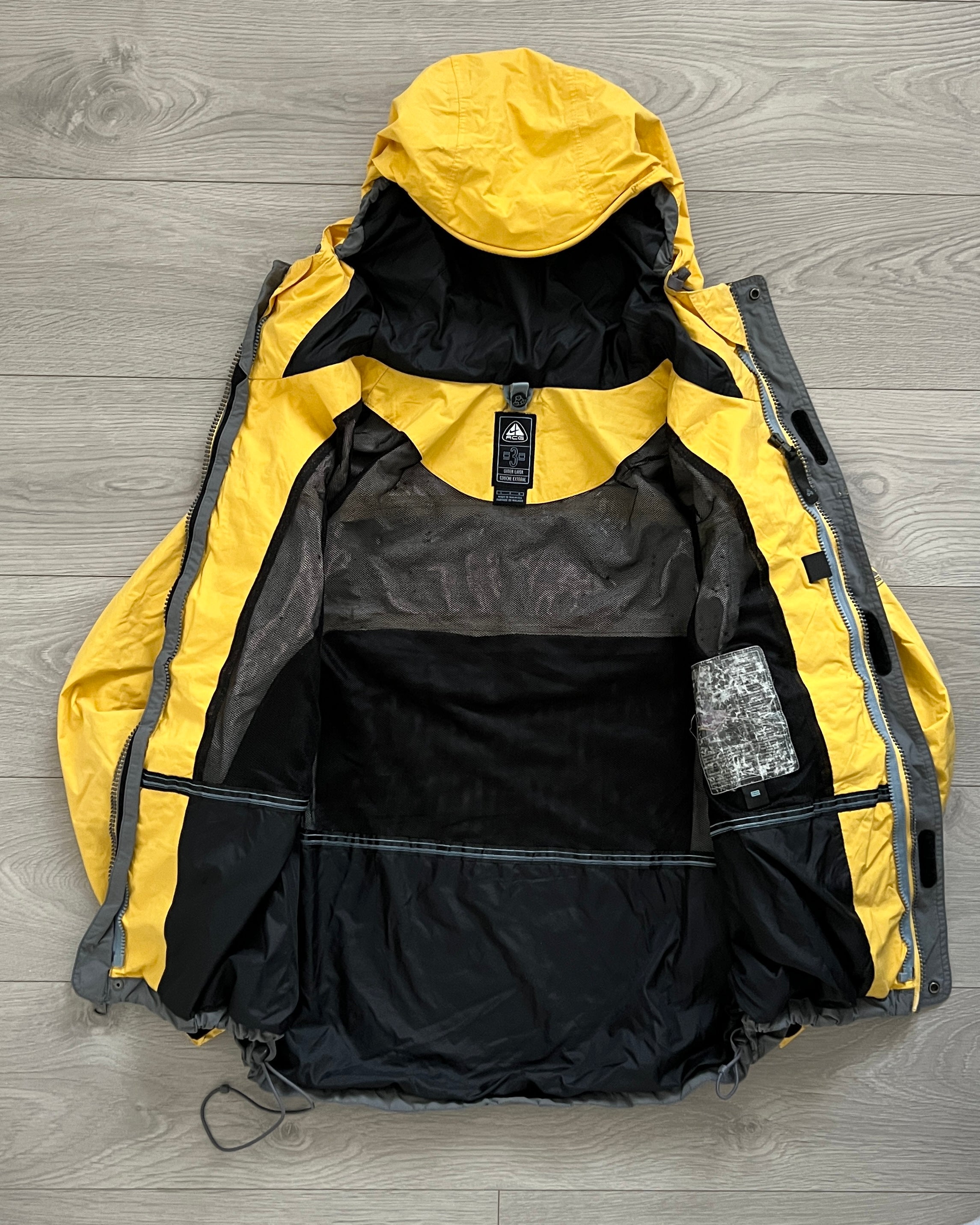 Nike ACG 00s Storm Two-Tone Waterproof Jacket - Size L – NDWC0 Shop