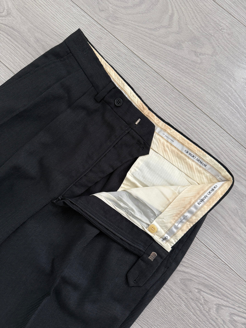 Giorgio Armani 1980s Double Breasted Pleated Wool Suit Charcoal Grey New - Size L Jacket / 32" Waist