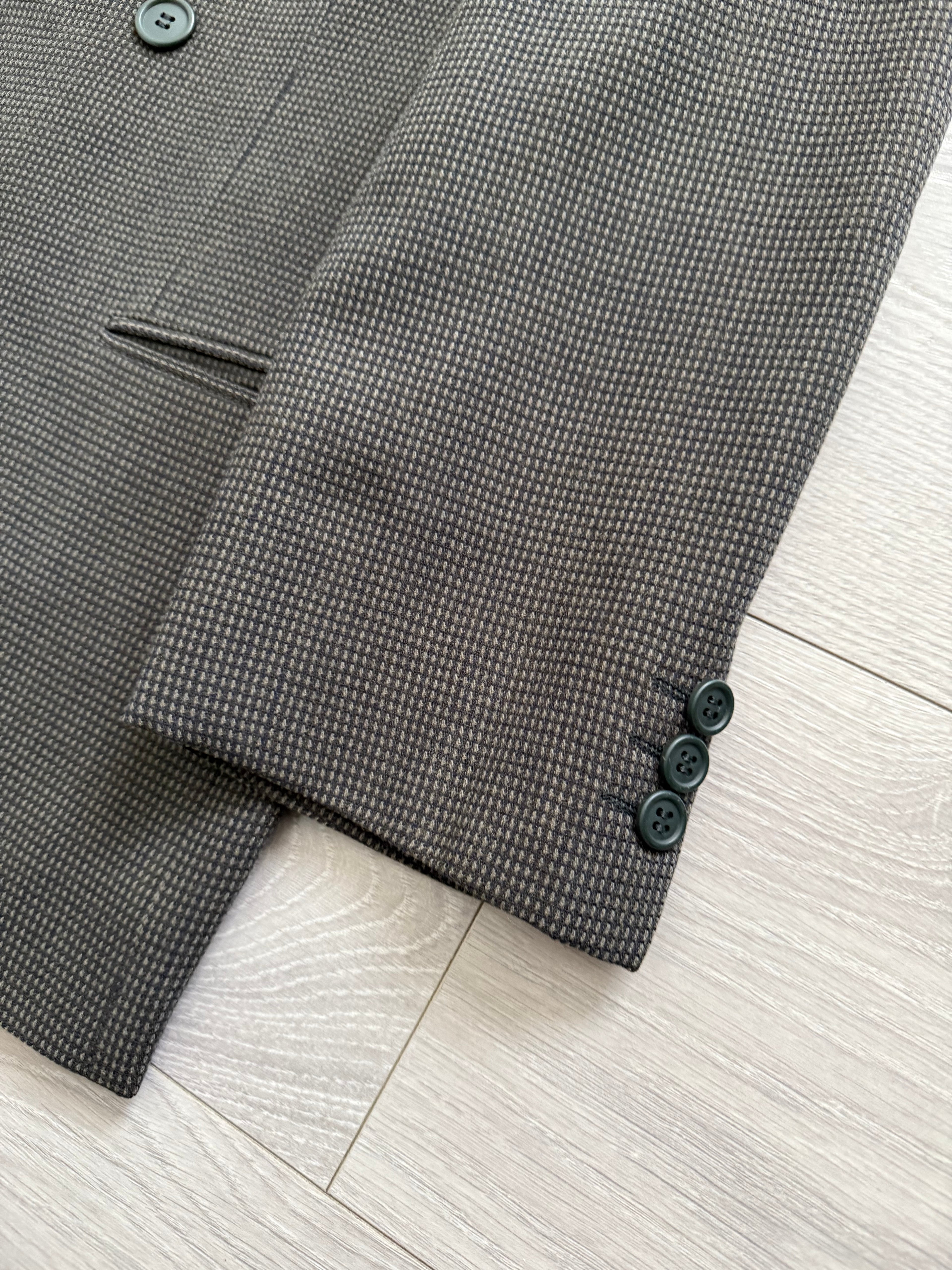 Giorgio Armani 1980s Double-Breasted Pleated Textured Wool Suit - Size L Jacket / 34" Waist