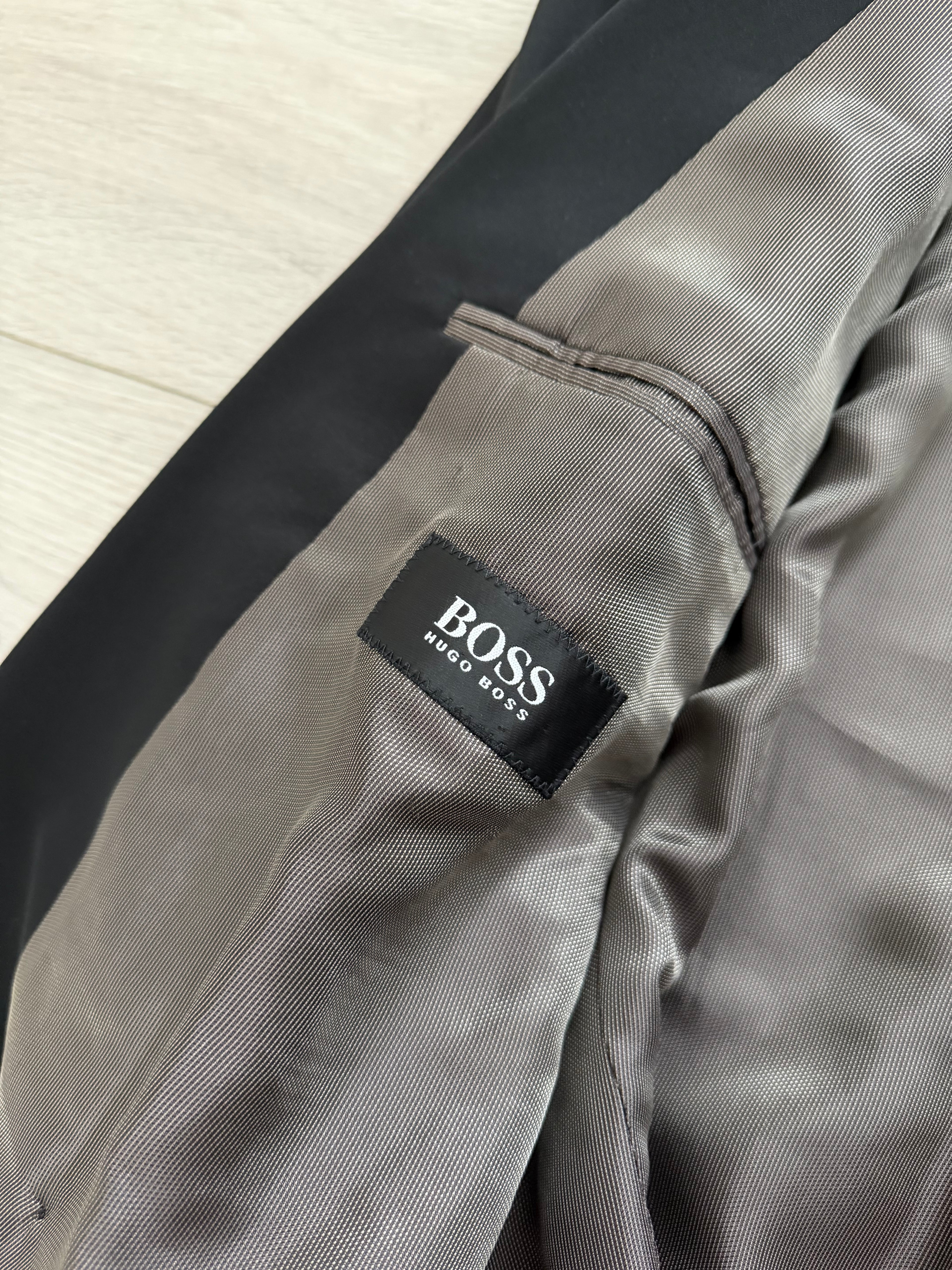 Hugo Boss 1990s Super 110s Tuxedo Double Breasted Pleated Wool Suit - Size XXL Jacket / 38" Waist