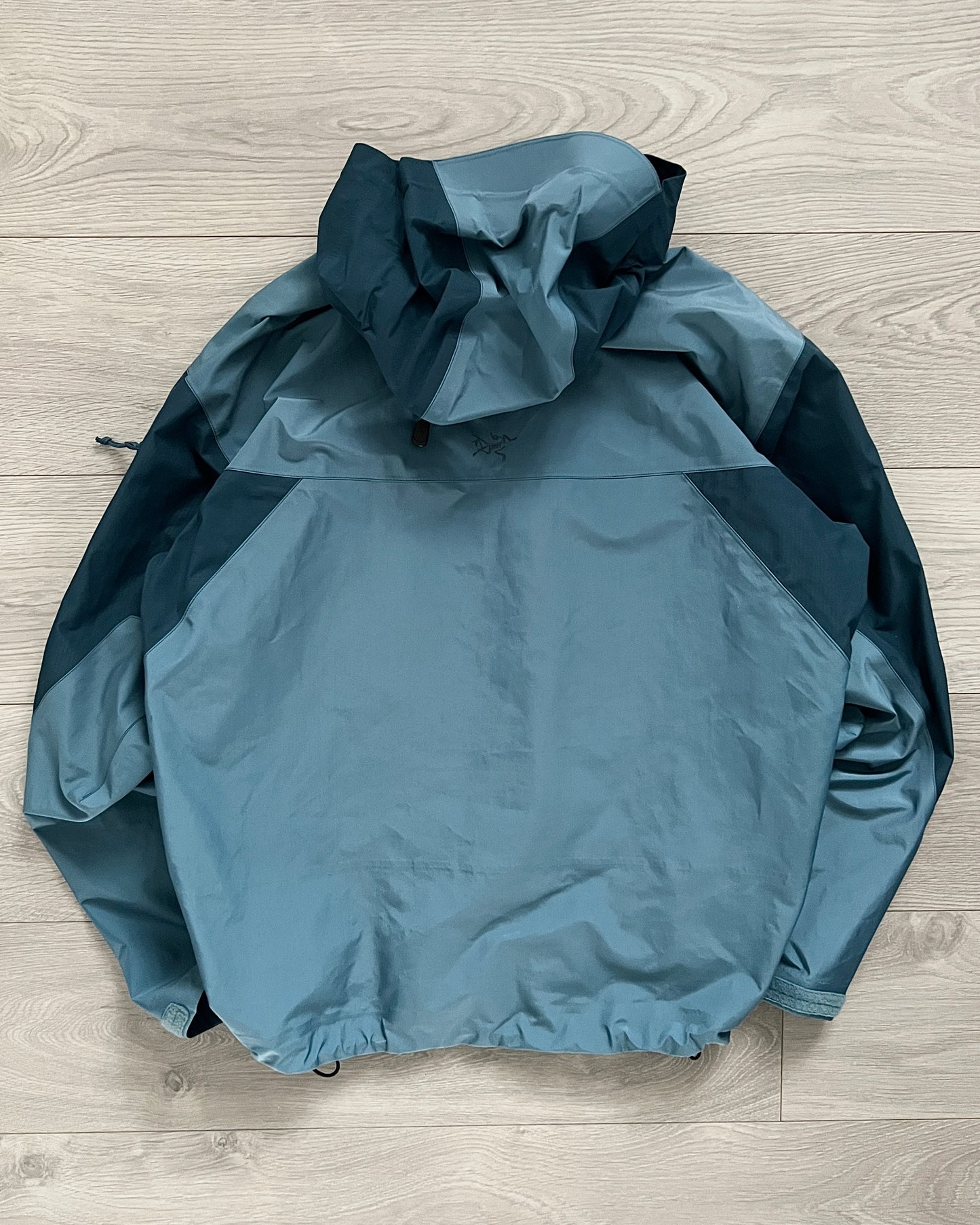 Arcteryx Sidewinder SV Gore-Tex XCR Two Tone Shell Jacket - Size M