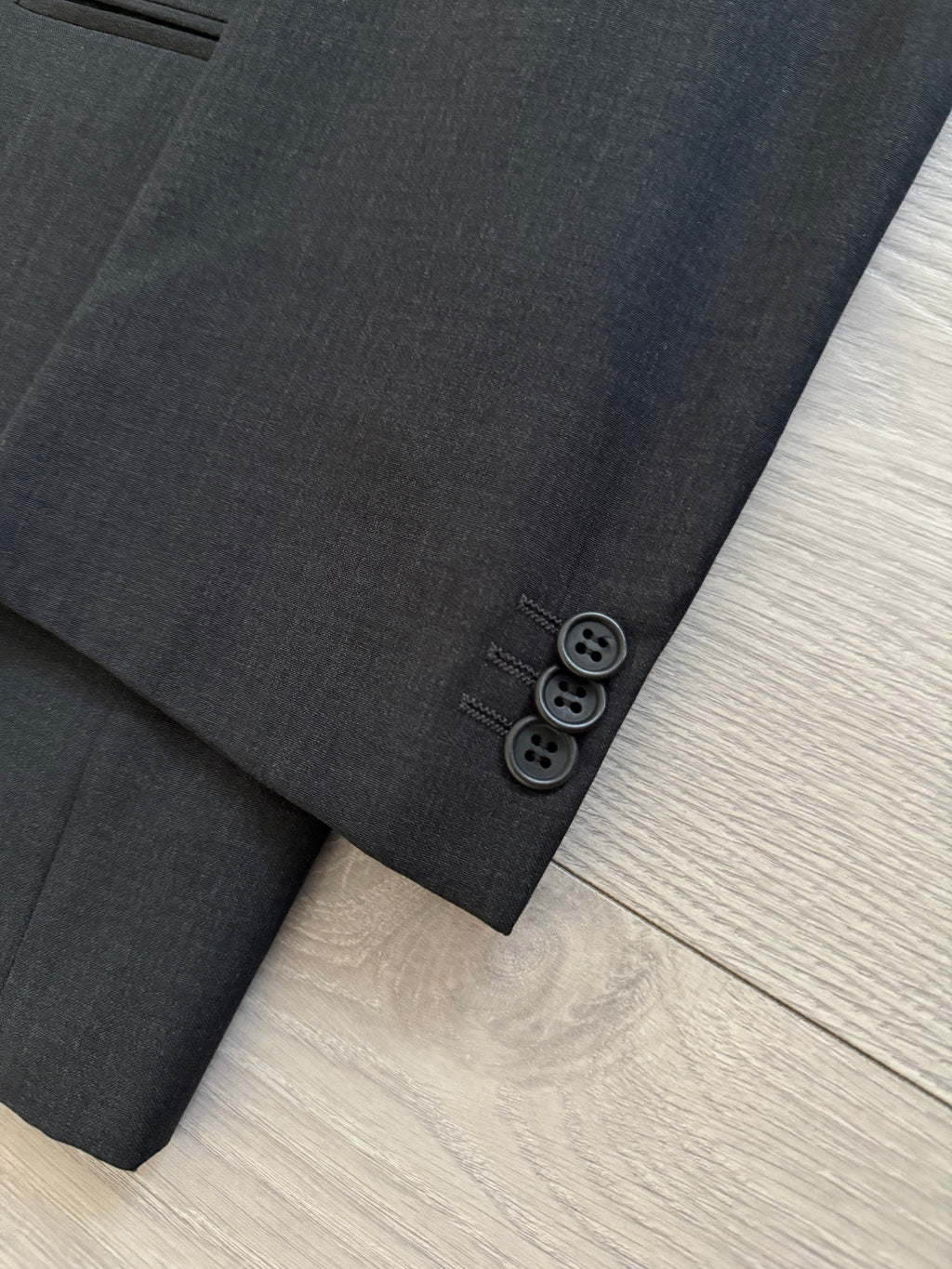 Giorgio Armani 1980s 3B Charcoal Grey Pleated Wool Suit - Size XL Jacket / 36" Waist