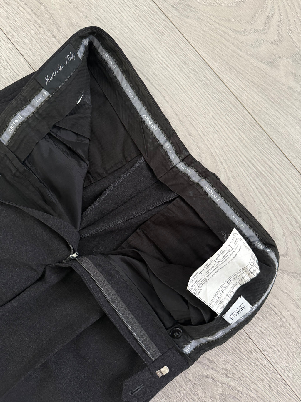 Armani 2000s Pleated Wool Grey Pants - Size 30" Waist
