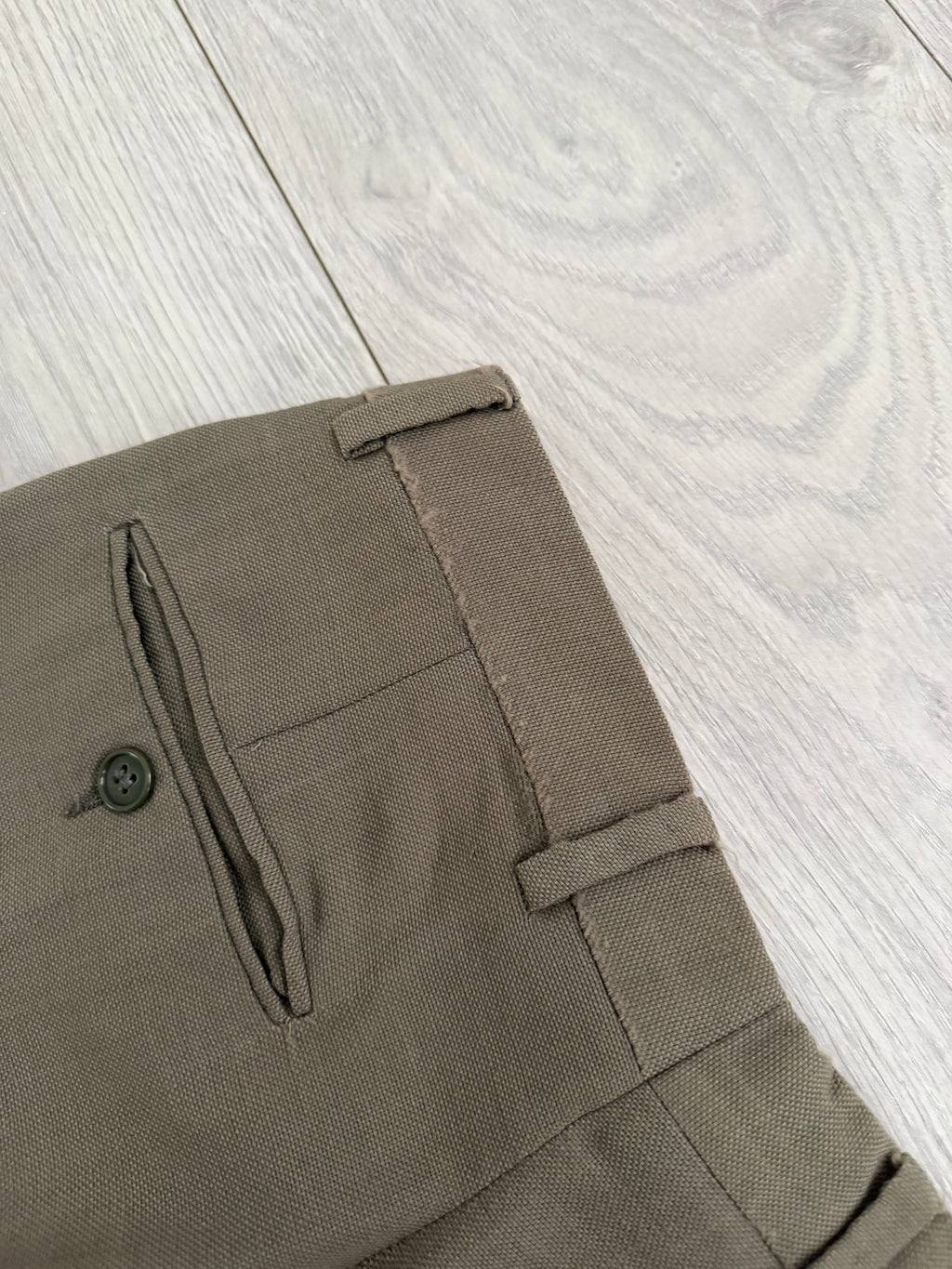 Giorgio Armani 1980s Taupe Green Peaked Lapel Double Breasted Pleated Wool Suit - Size S Jacket / 28" Waist