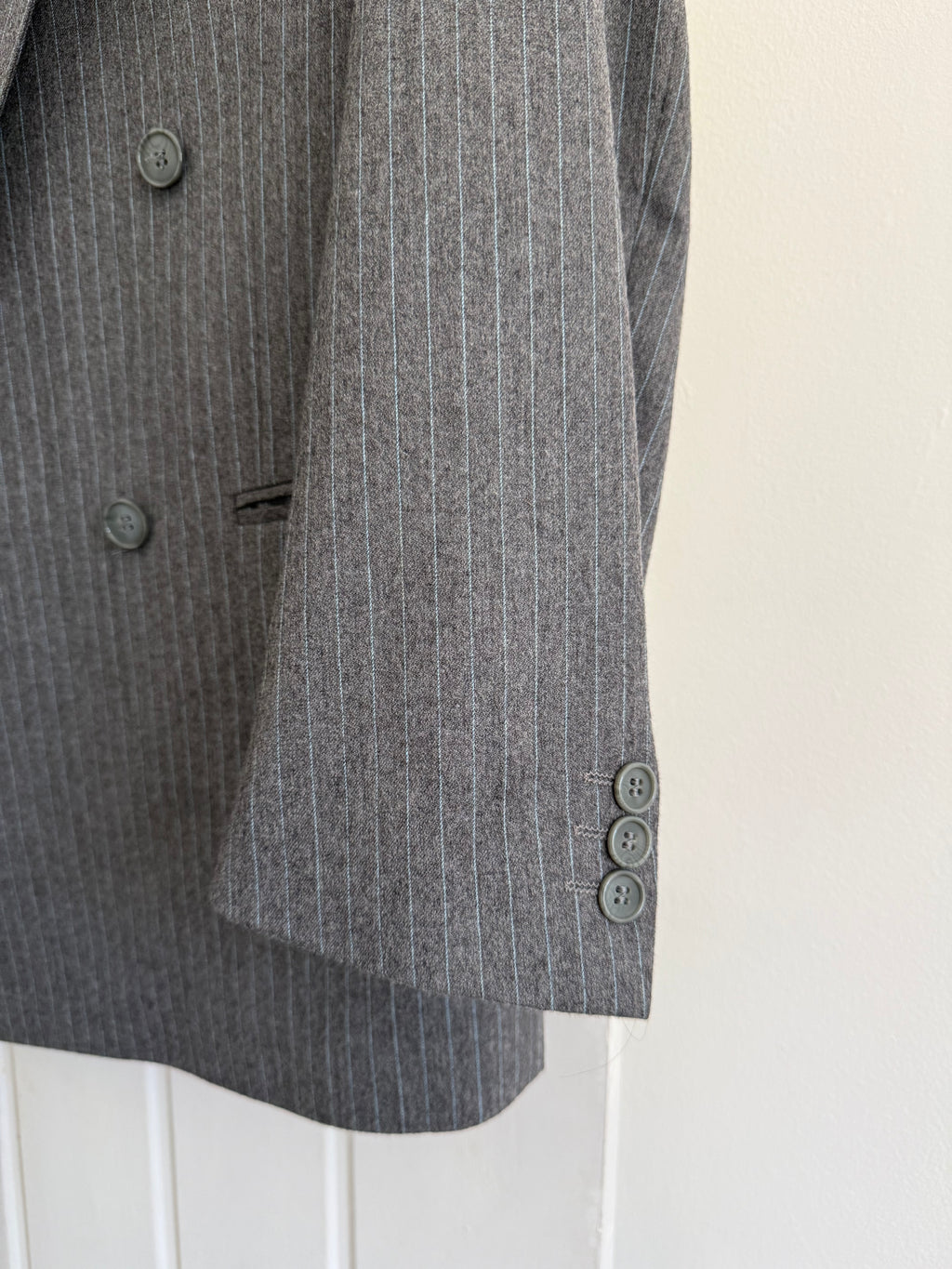 Vintage 1980s Double Breasted Peaked Lapel Pleated Merino Wool Grey Suit & Armani Tie - Size S Jacket / 30" Waist