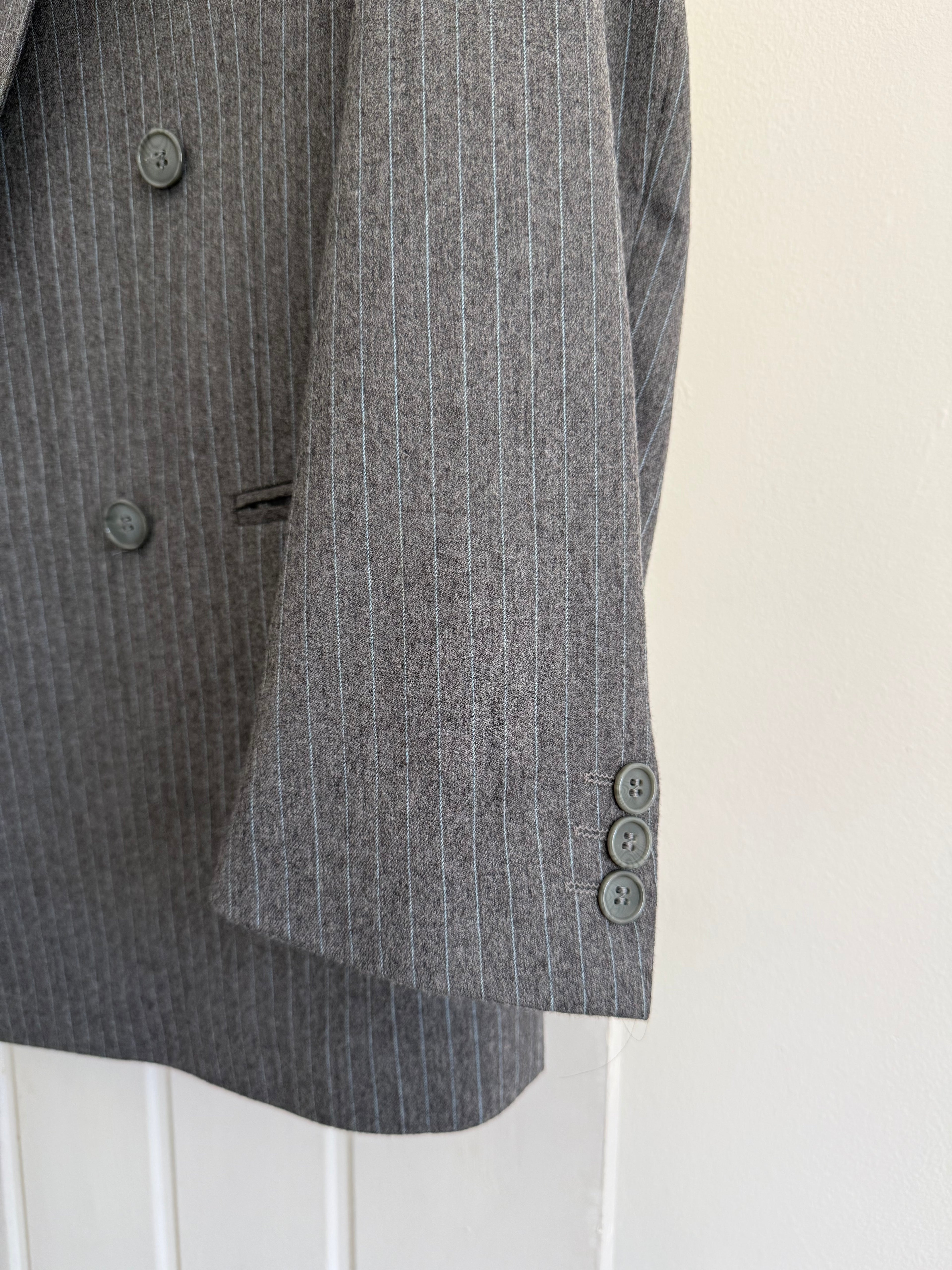 Vintage 1980s Double Breasted Peaked Lapel Pleated Merino Wool Grey Suit & Armani Tie - Size S Jacket / 30" Waist