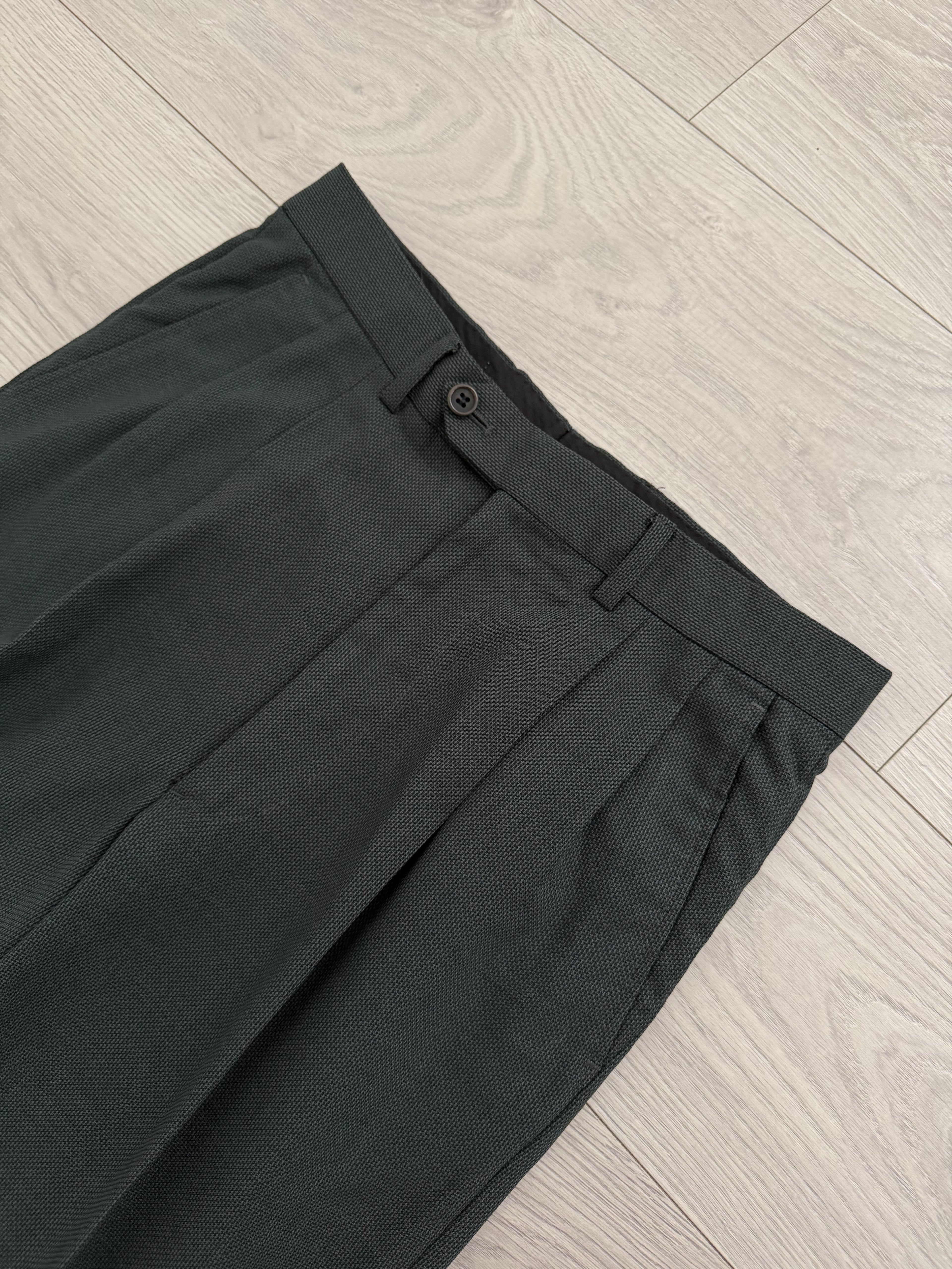 Giorgio Armani 1980s Peaked Lapel Double Breasted Pleated Textured Wool Suit Green - Size S Jacket / 30" Waist