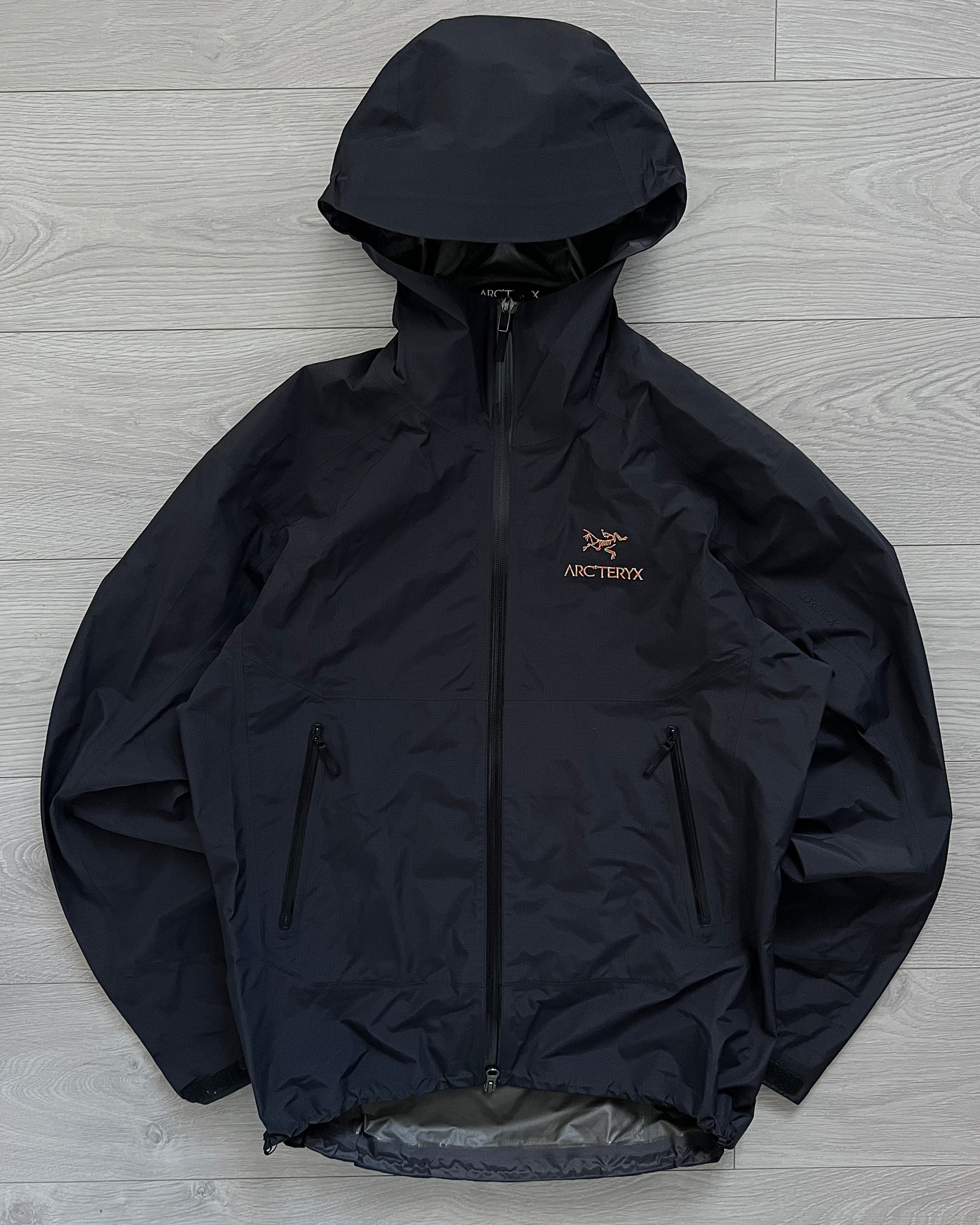 Arcteryx Beams SS2019 Zeta Gore-Tex Multi-Coloured Logo Jacket - Size S