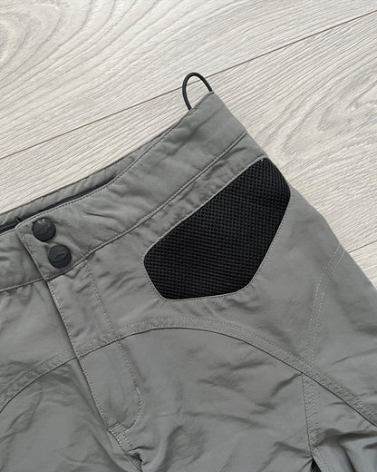 Oakley 2000s Technical Curve Panelled Vent Zip Shorts - Size 30